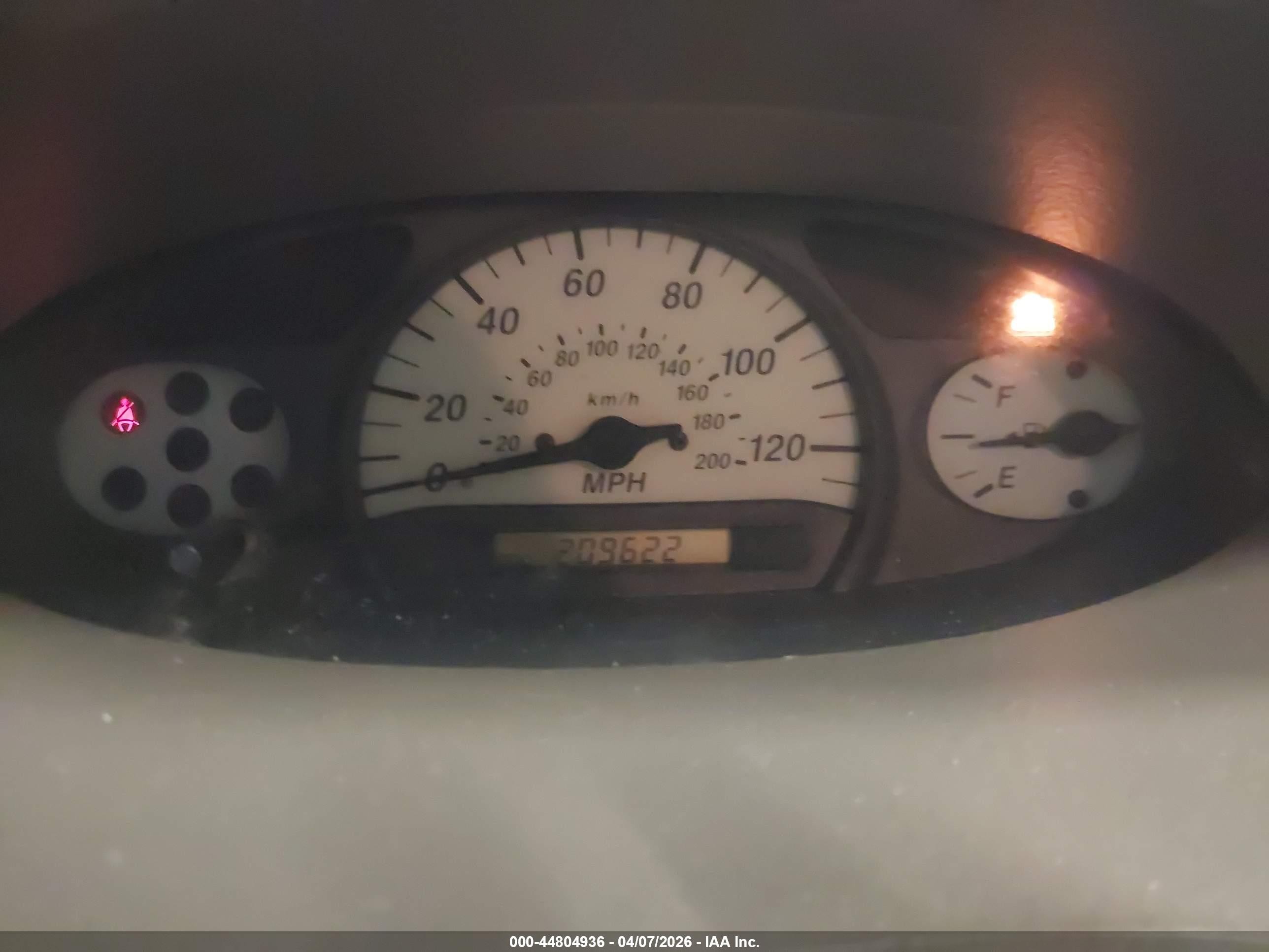 2004 Toyota Echo Champagne vin: JTDBT123X40321370