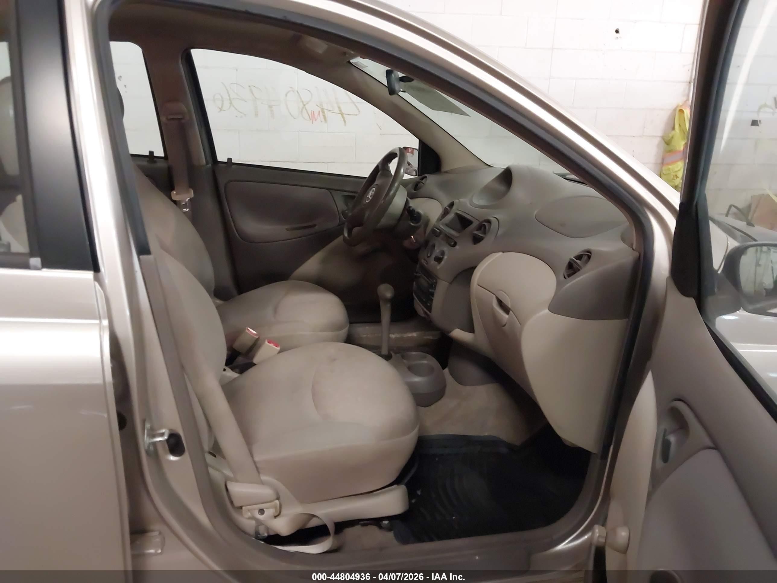 2004 Toyota Echo Champagne vin: JTDBT123X40321370