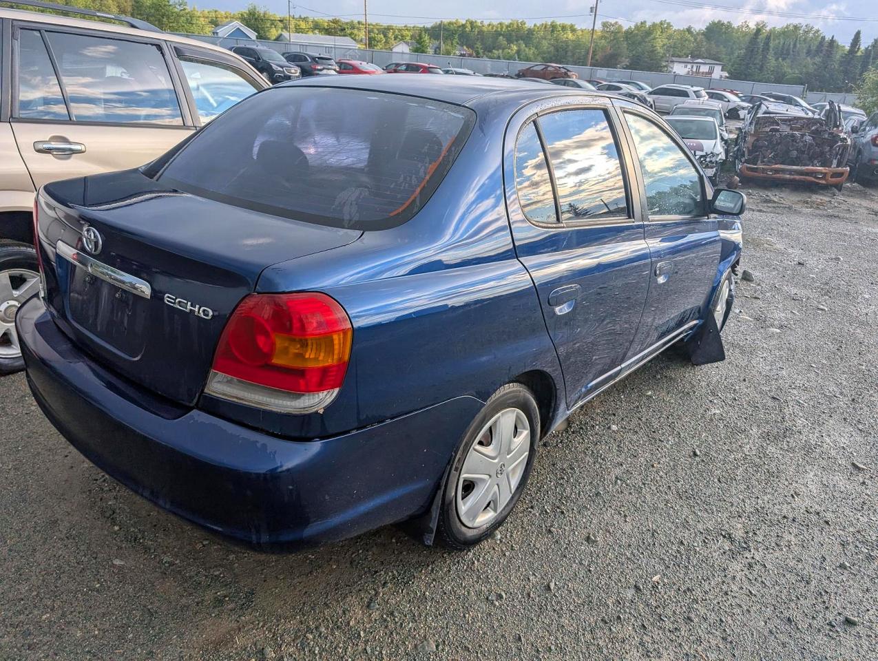 2005 Toyota Echo Base Blue vin: JTDBT123X50384230