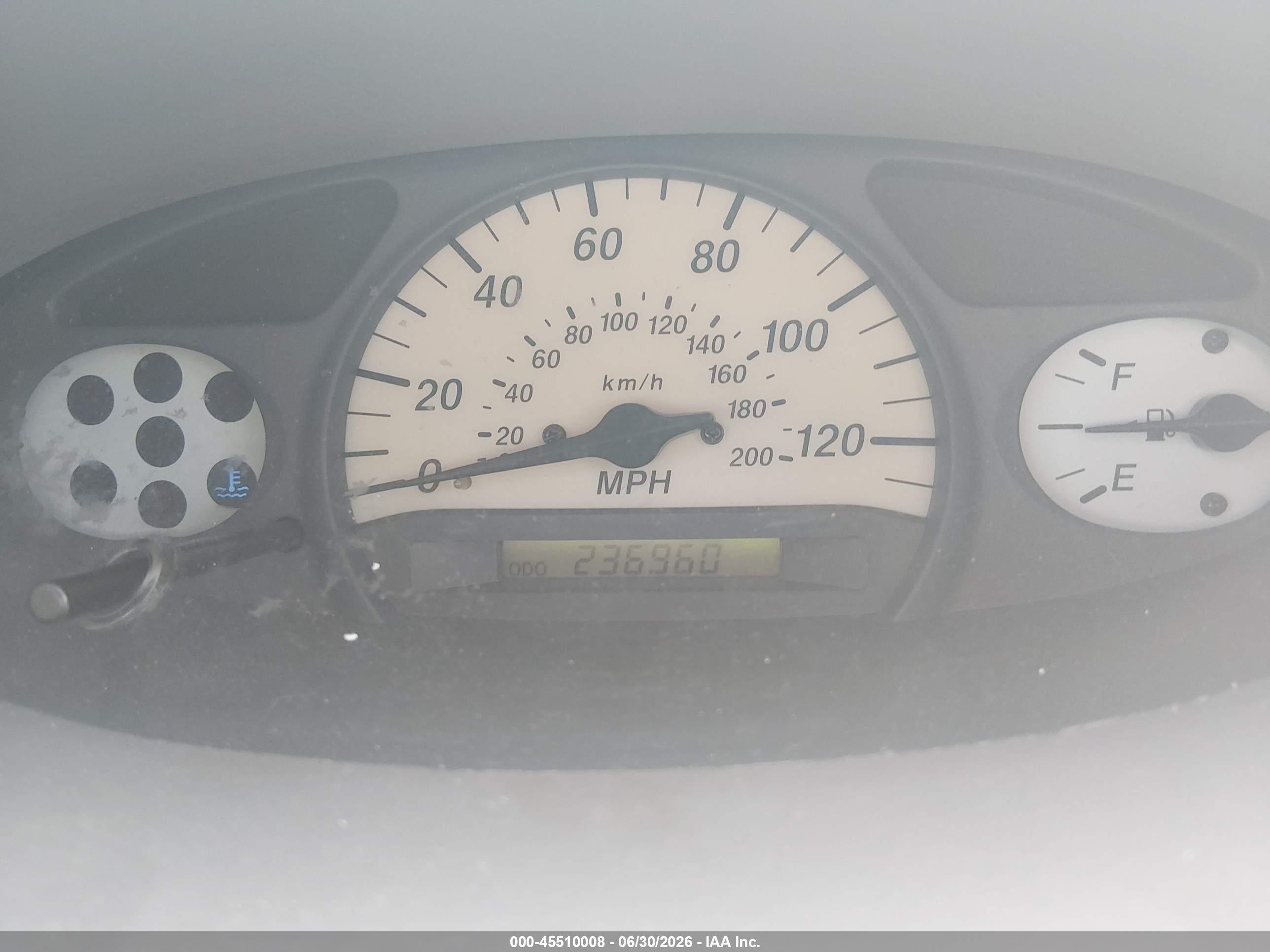 2000 Toyota Echo   White vin: JTDBT123XY0079587