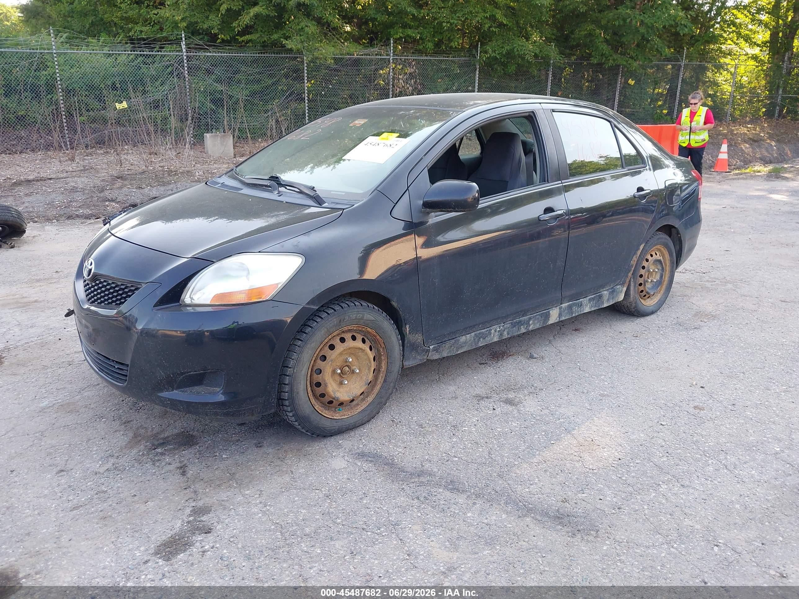 2010 Toyota Yaris   Black vin: JTDBT4K30A1360699