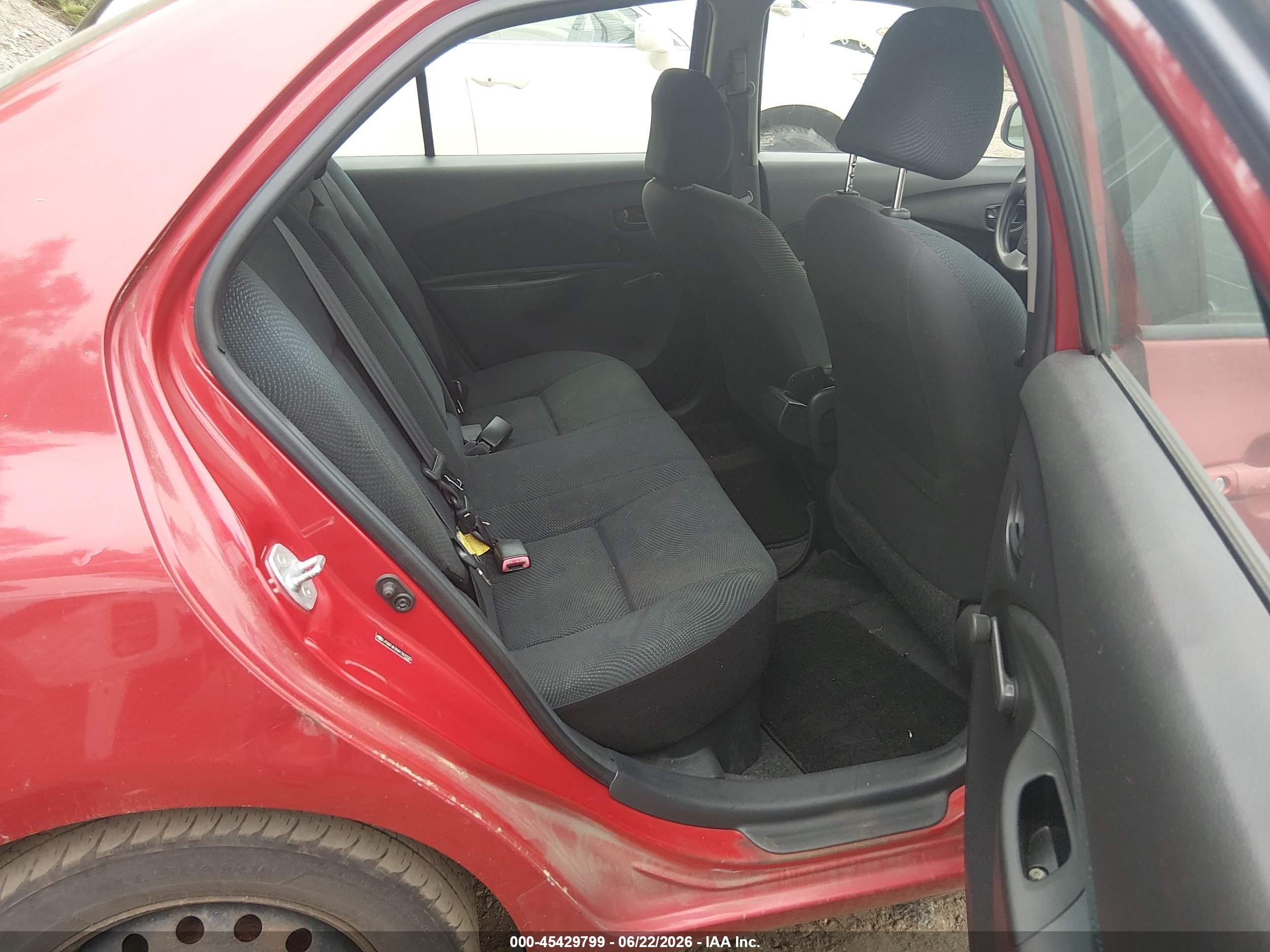 2010 Toyota Yaris   Red vin: JTDBT4K30A1361920