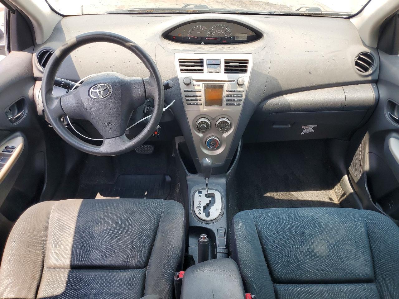 2010 Toyota Yaris Base Silver vin: JTDBT4K30A1364543