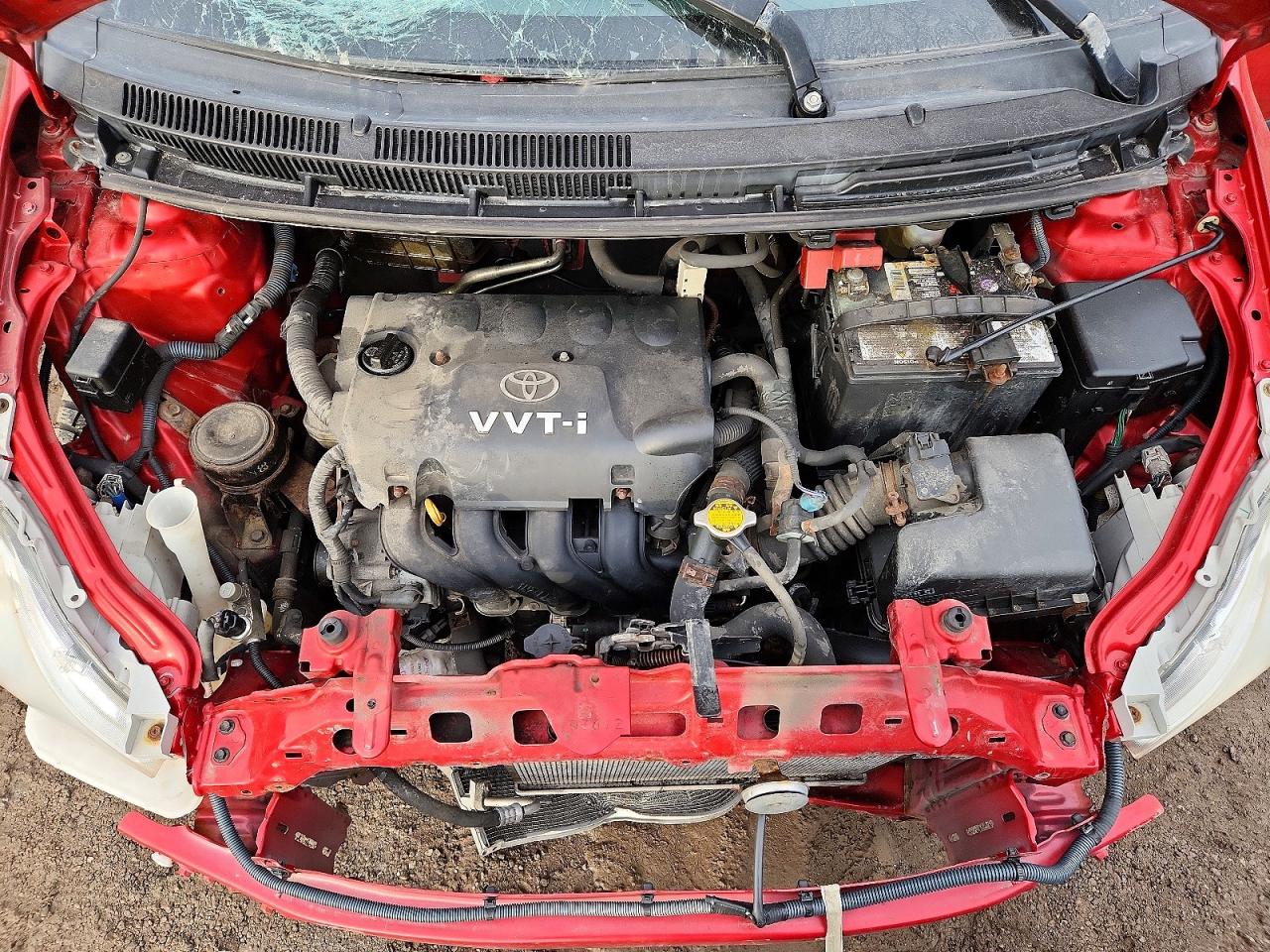 2010 Toyota Yaris Base Красный vin: JTDBT4K30A1368740