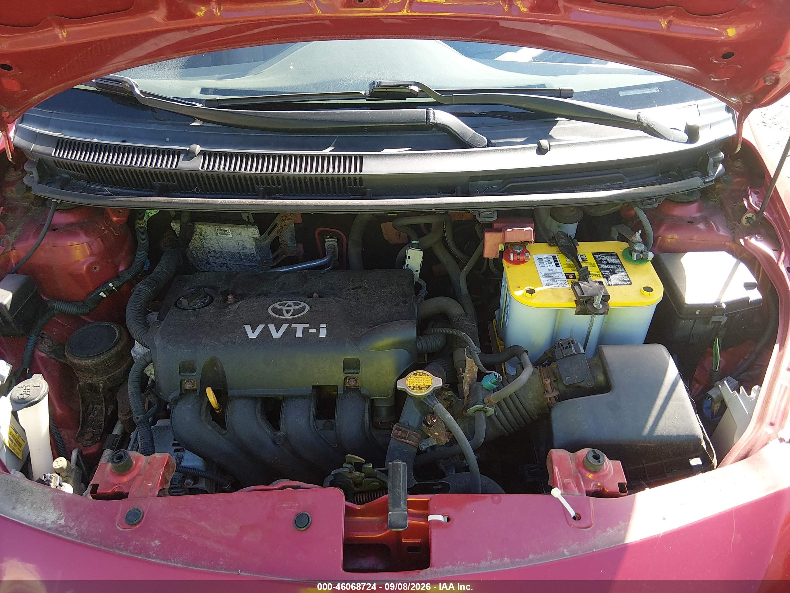 2010 Toyota Yaris   Red vin: JTDBT4K30A1377518