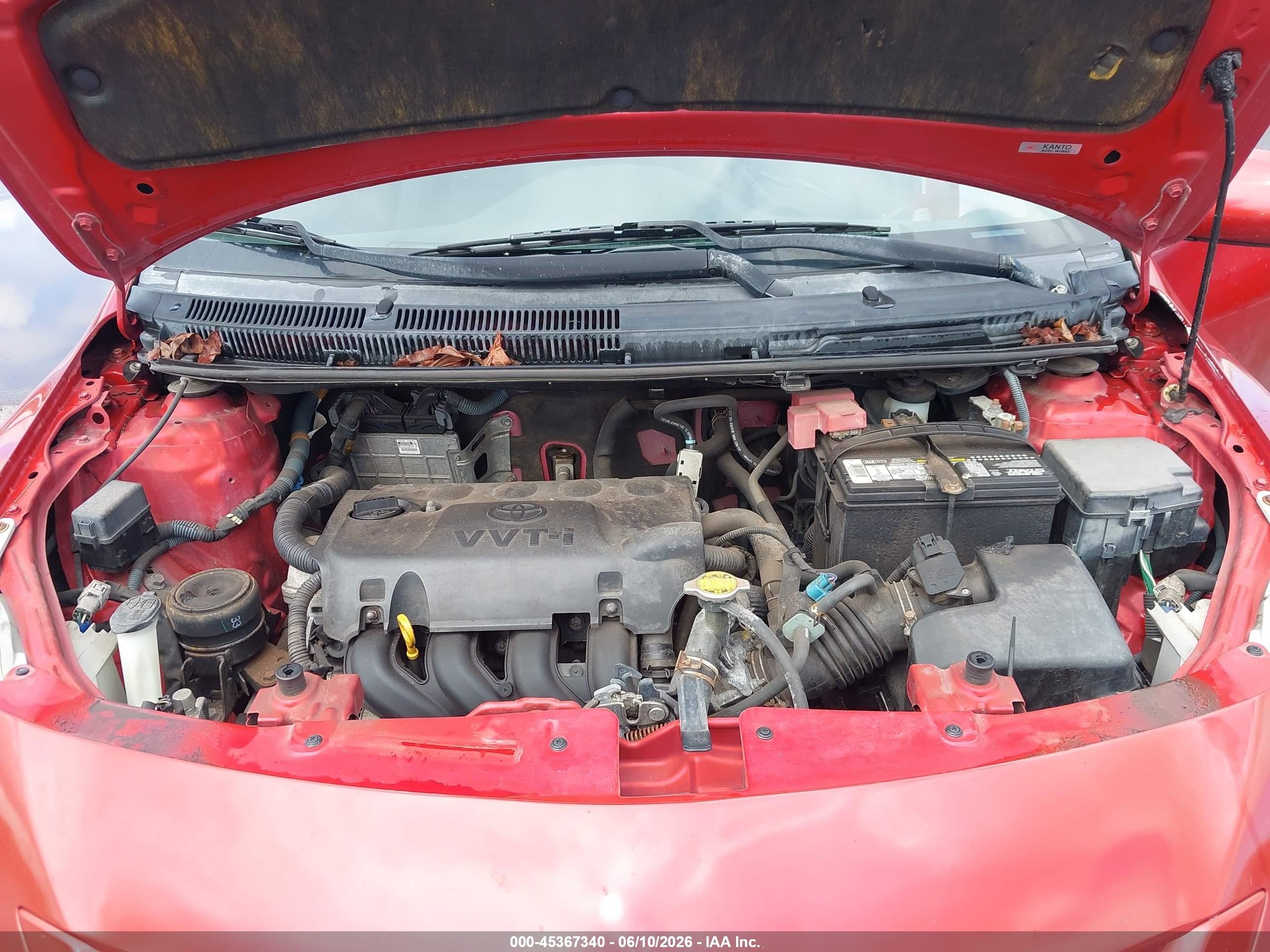 2011 Toyota Yaris   Red vin: JTDBT4K30B1400796