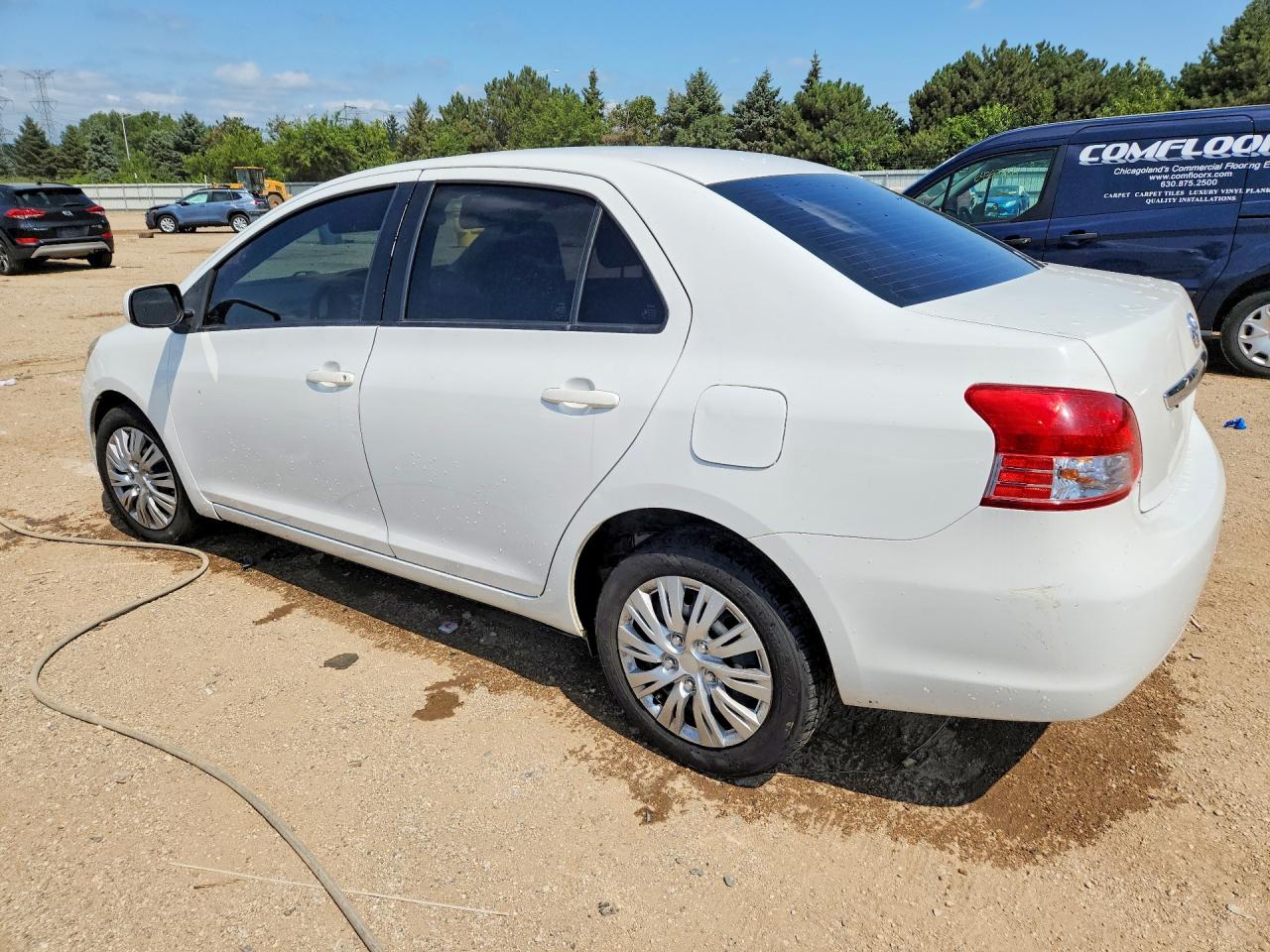 2012 Toyota Yaris Fleet White vin: JTDBT4K30CL024607