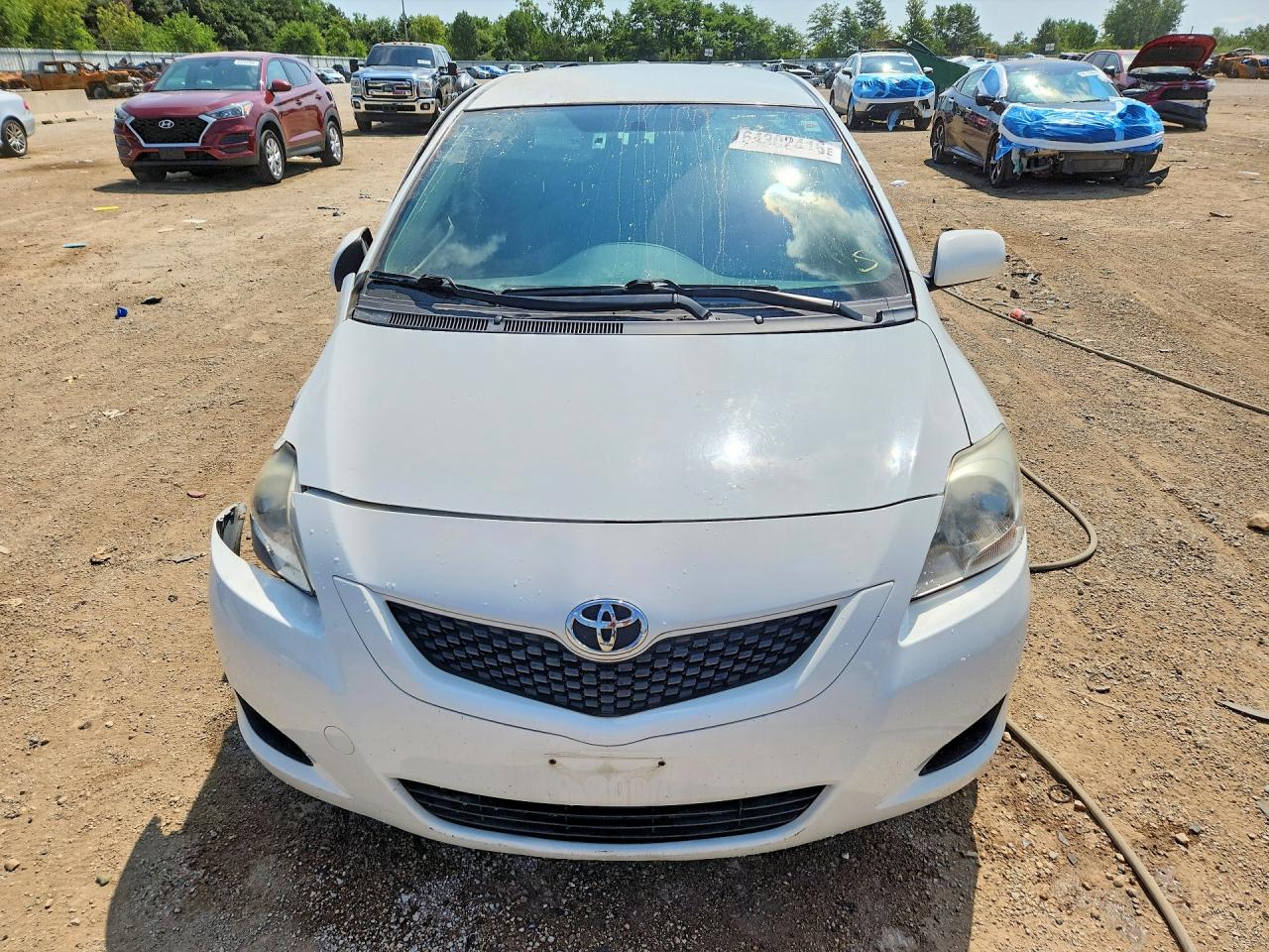 2012 Toyota Yaris Fleet White vin: JTDBT4K30CL024607