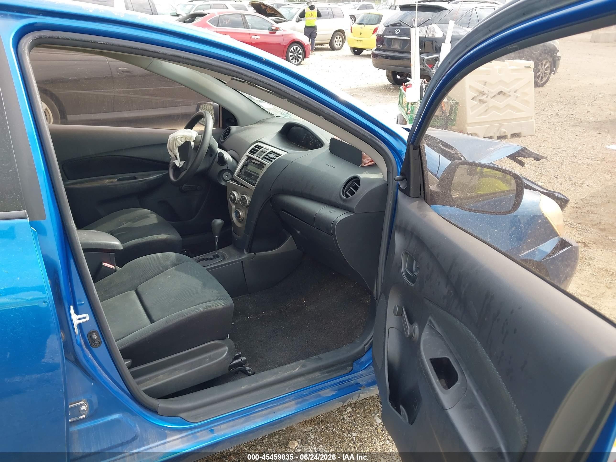 2010 Toyota Yaris   Blue vin: JTDBT4K31A1355558