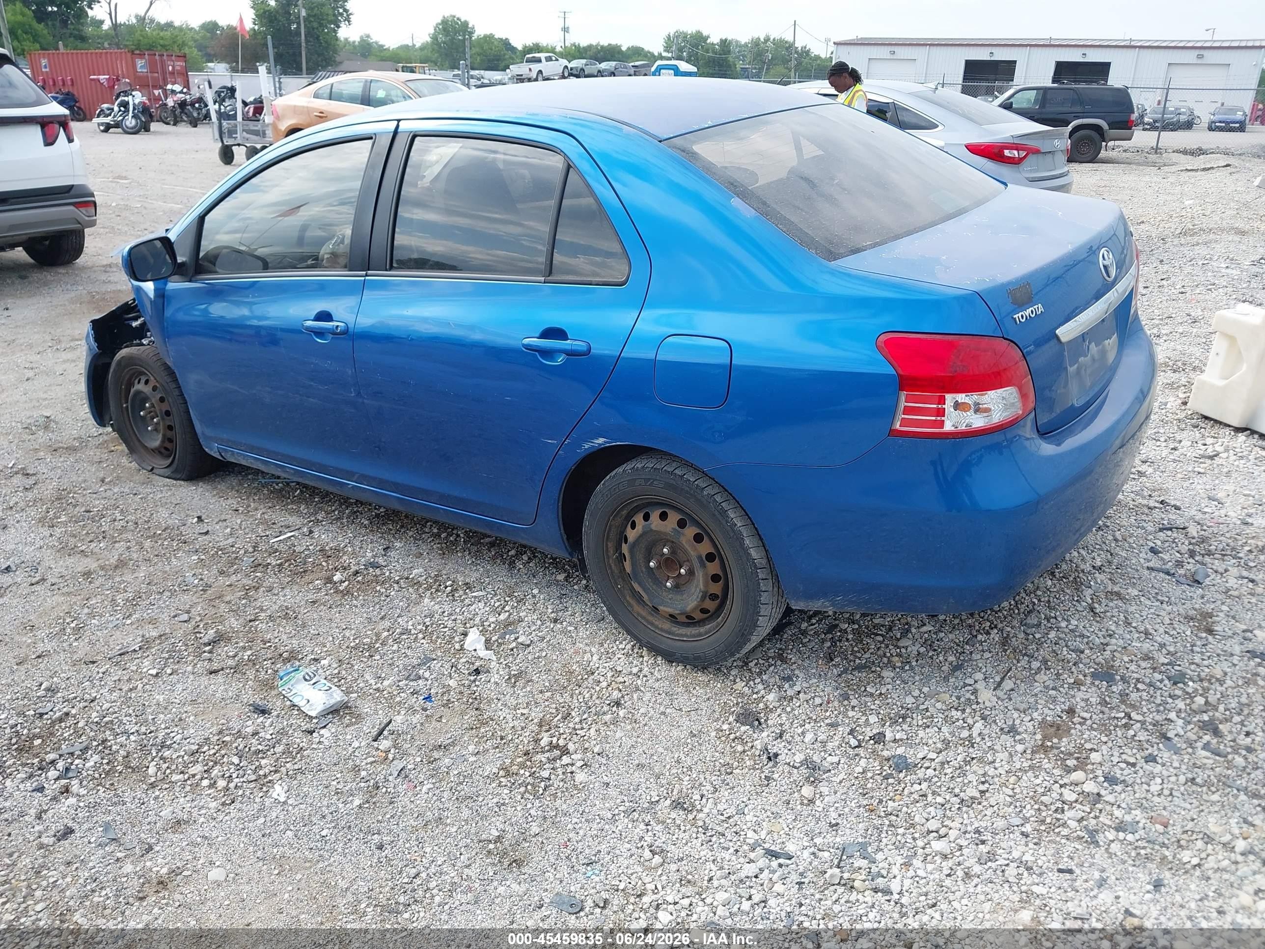 2010 Toyota Yaris   Blue vin: JTDBT4K31A1355558
