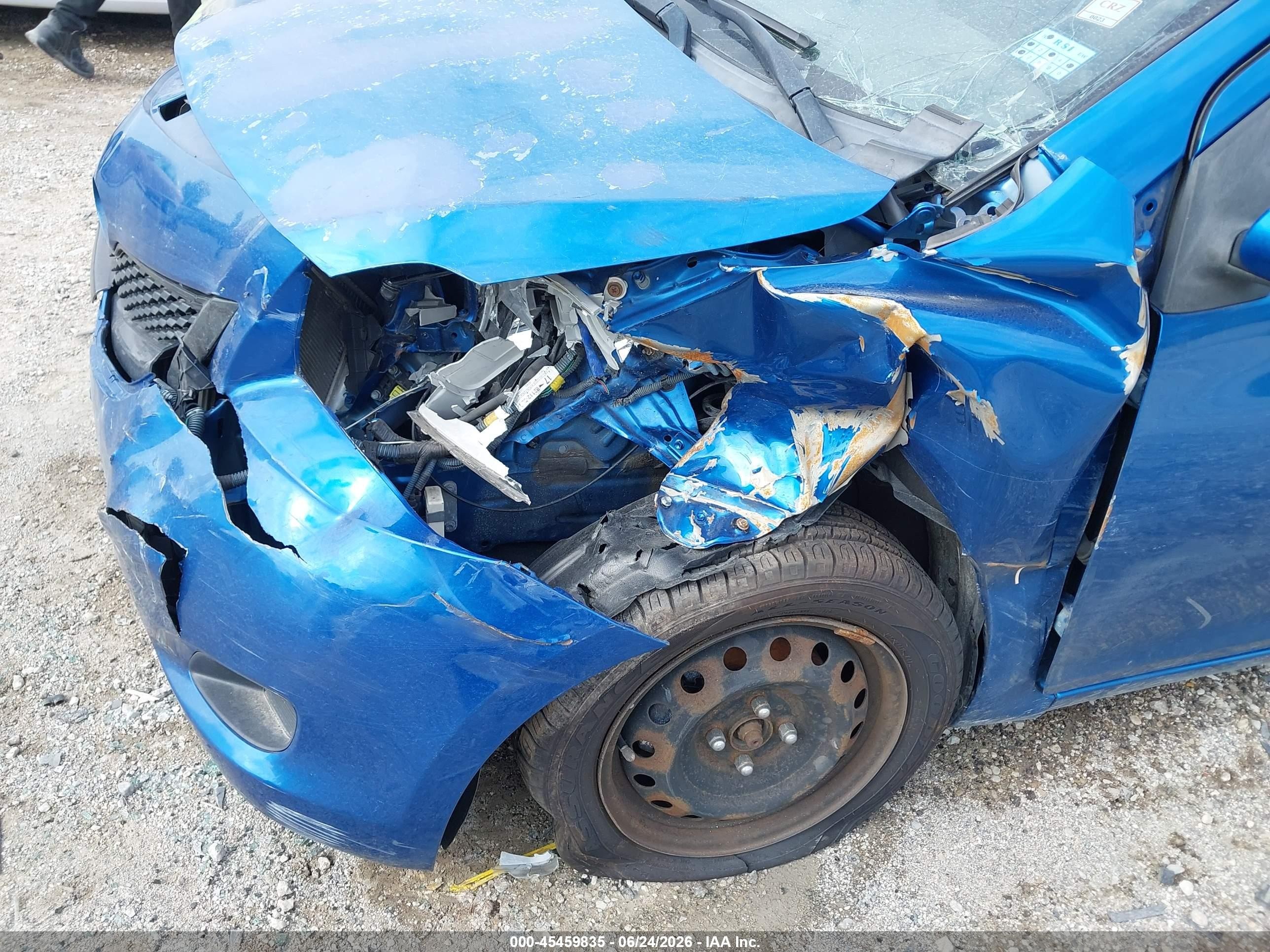2010 Toyota Yaris   Blue vin: JTDBT4K31A1355558
