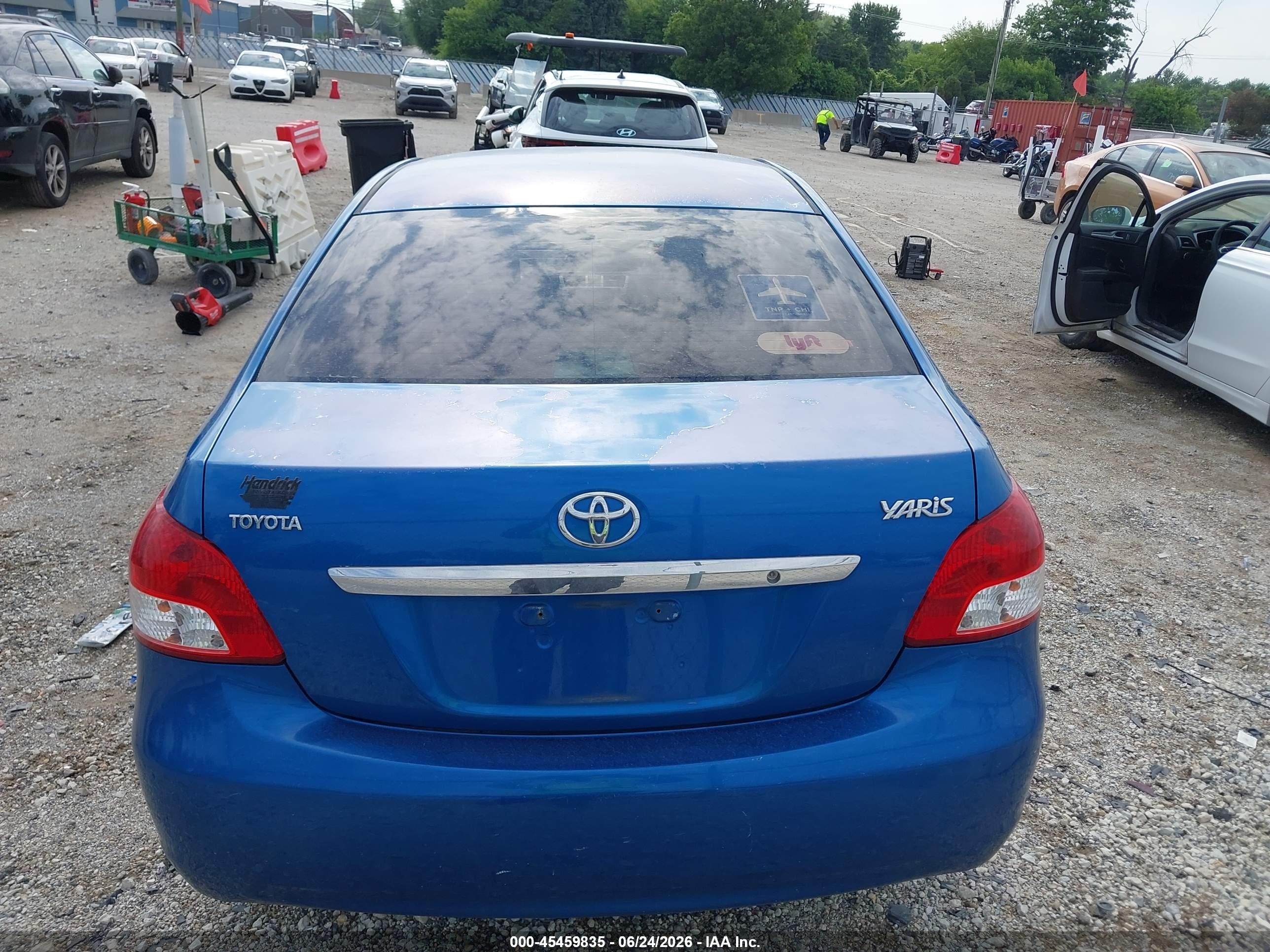 2010 Toyota Yaris   Blue vin: JTDBT4K31A1355558