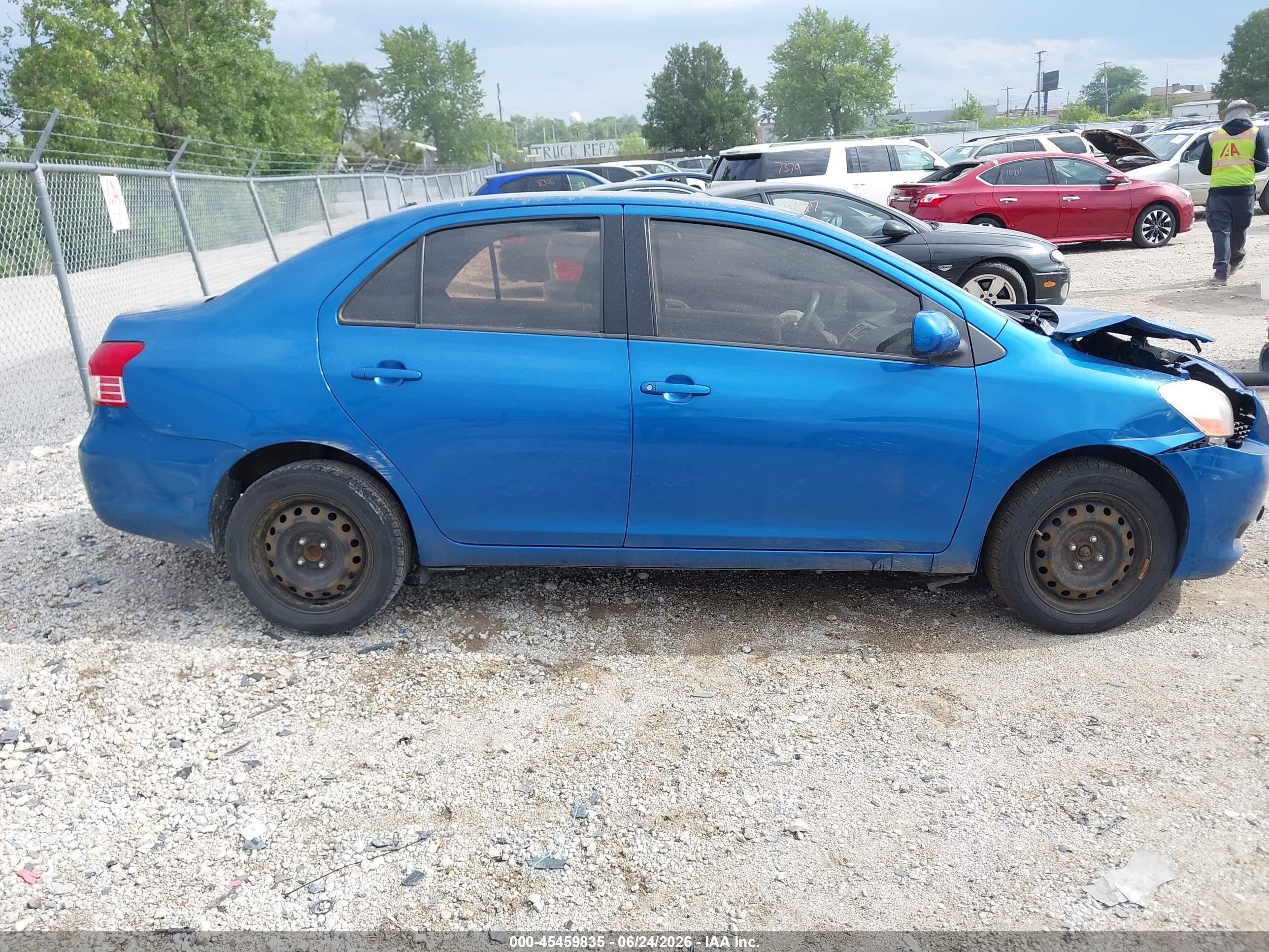 2010 Toyota Yaris   Blue vin: JTDBT4K31A1355558
