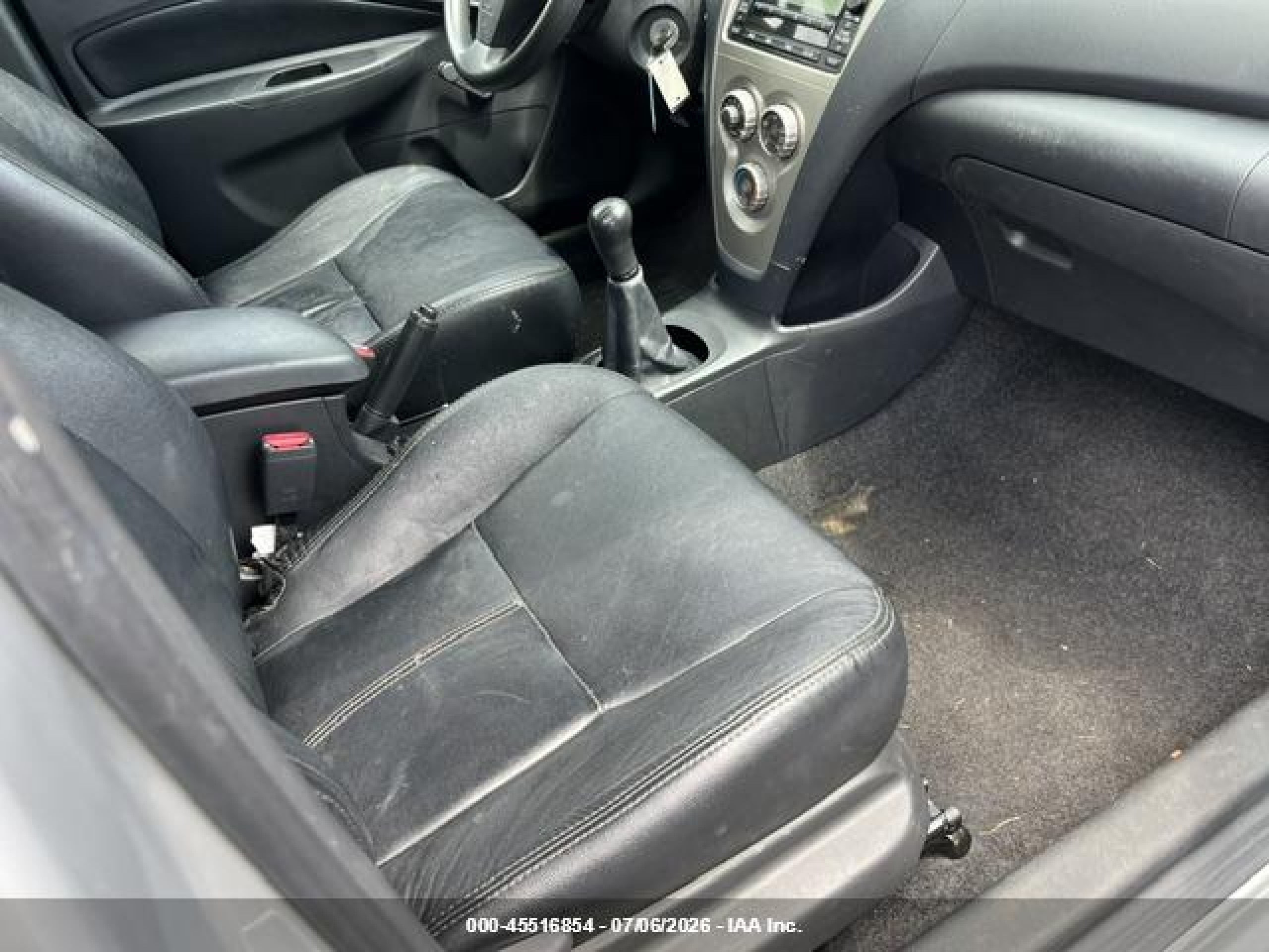 2010 Toyota Yaris   vin: JTDBT4K31A1357522