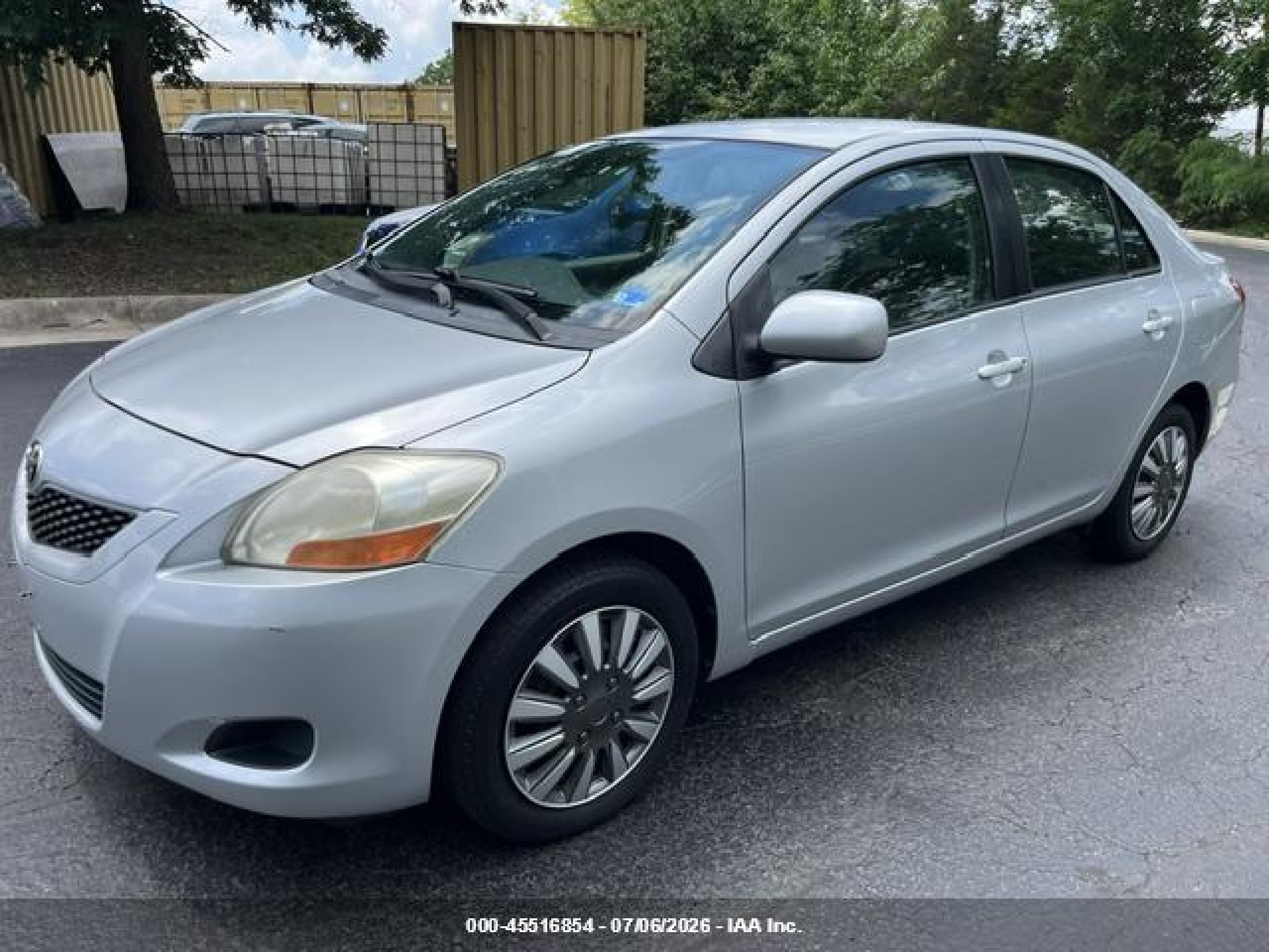 2010 Toyota Yaris   vin: JTDBT4K31A1357522