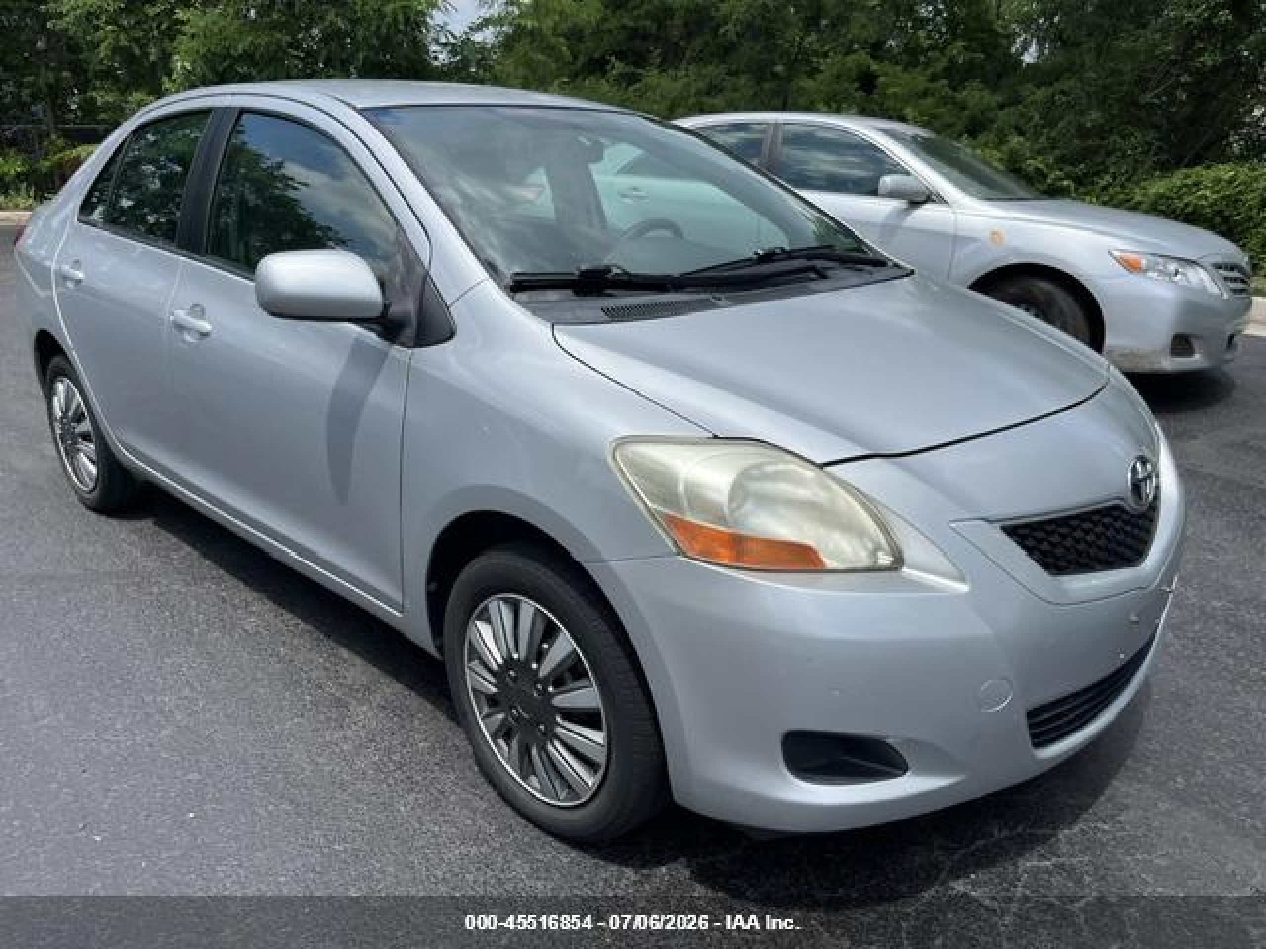 2010 Toyota Yaris   vin: JTDBT4K31A1357522