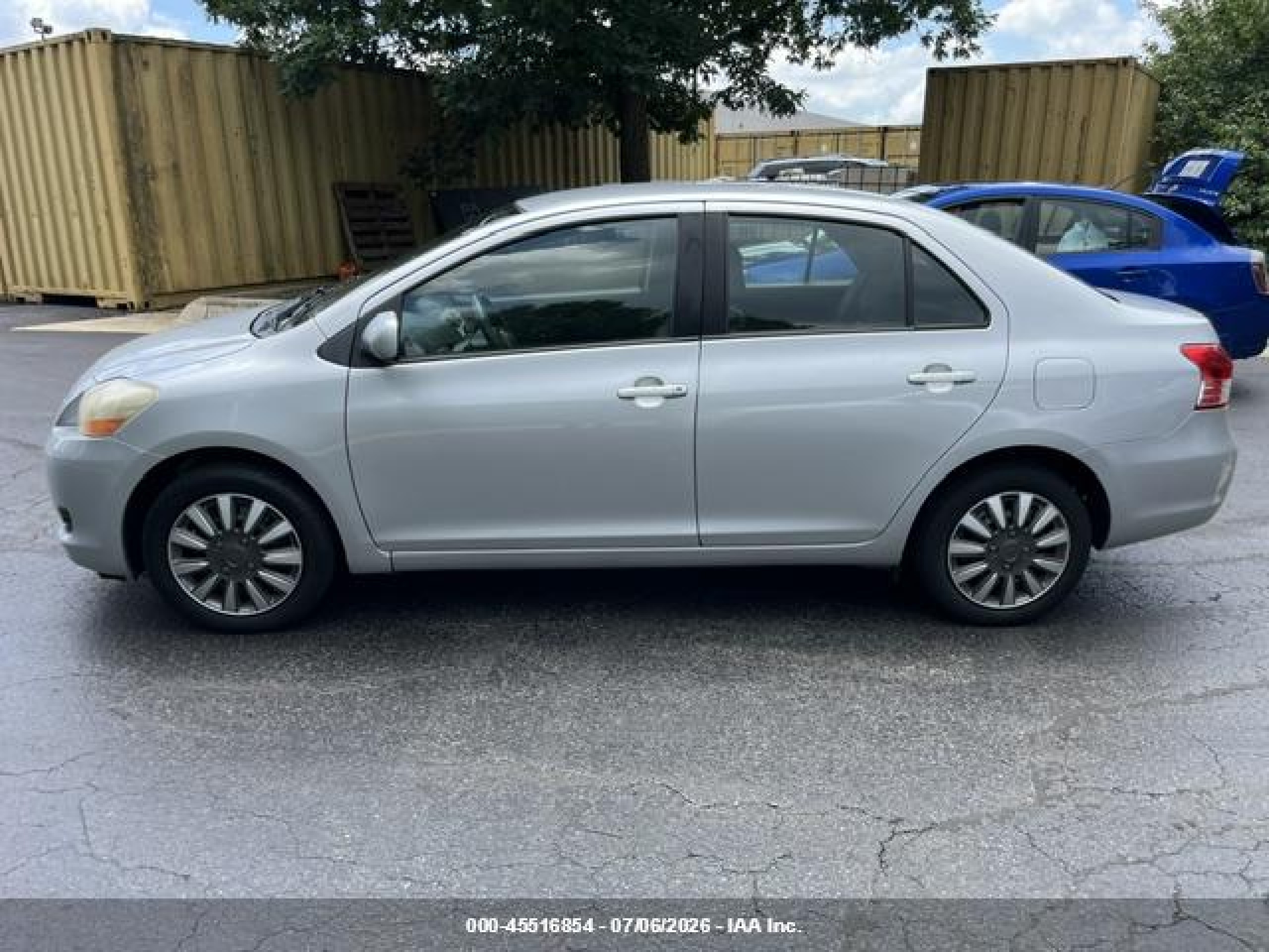 2010 Toyota Yaris   vin: JTDBT4K31A1357522