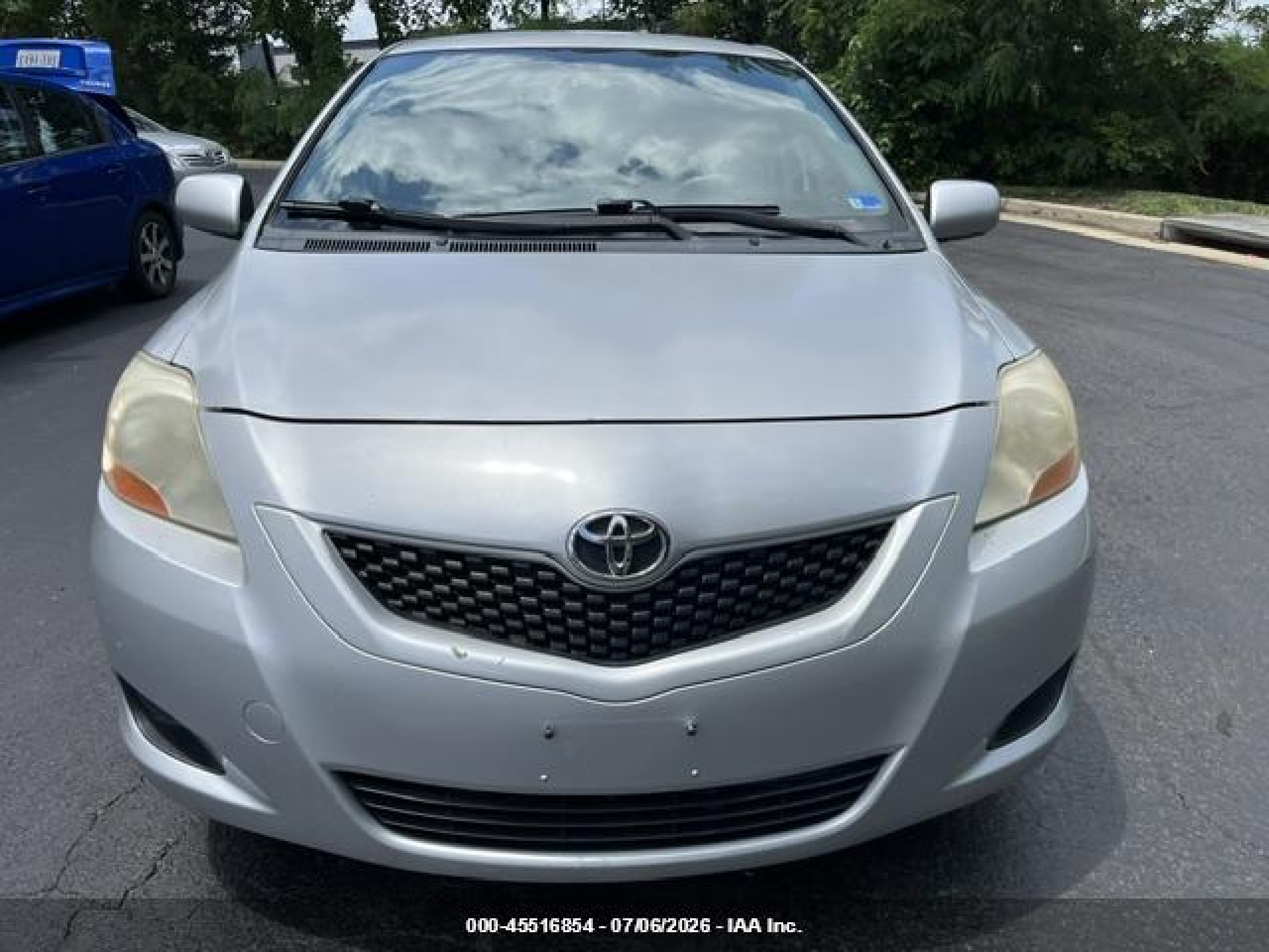 2010 Toyota Yaris   vin: JTDBT4K31A1357522
