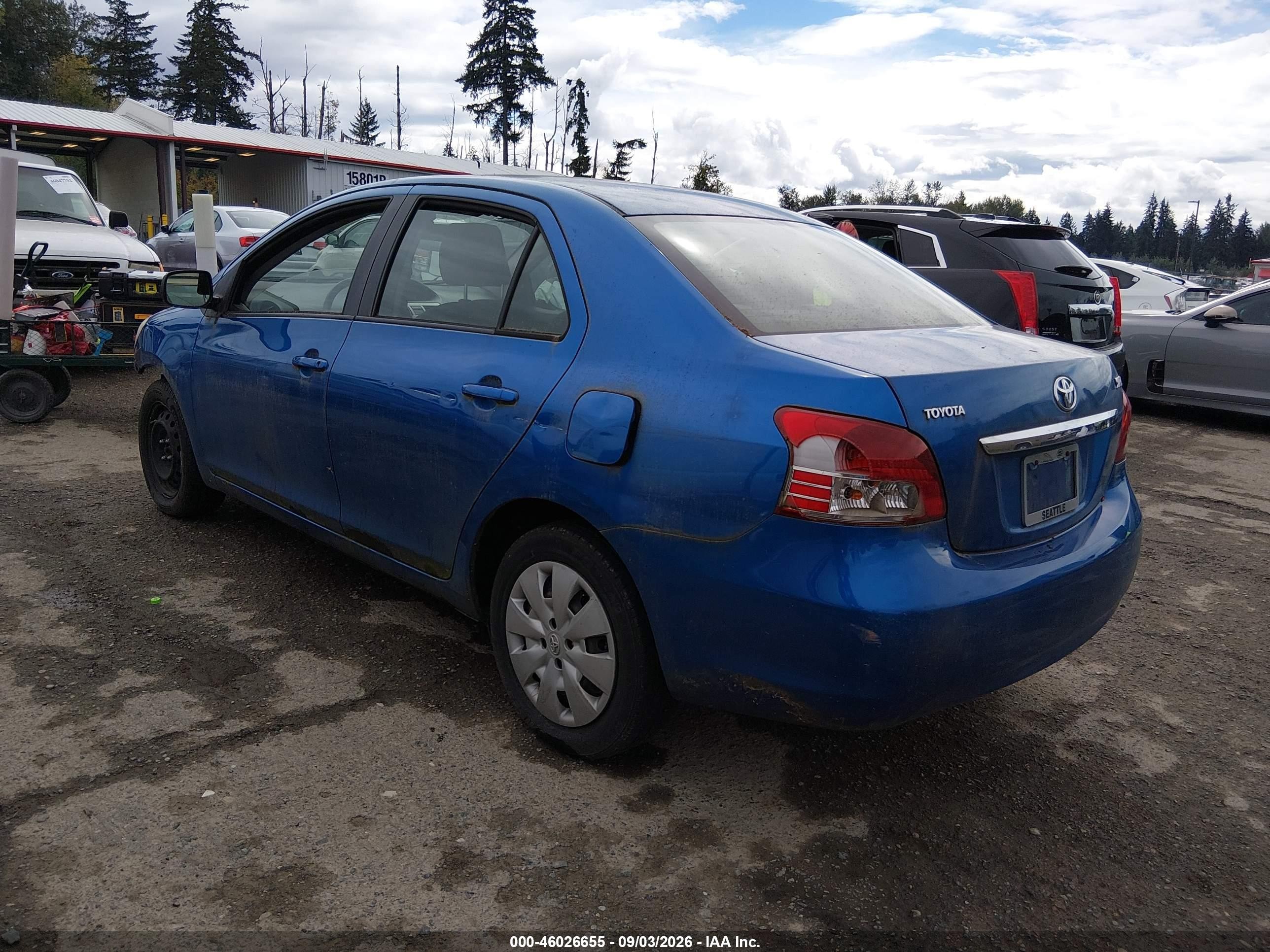 2010 Toyota Yaris   Blue vin: JTDBT4K31A1359495