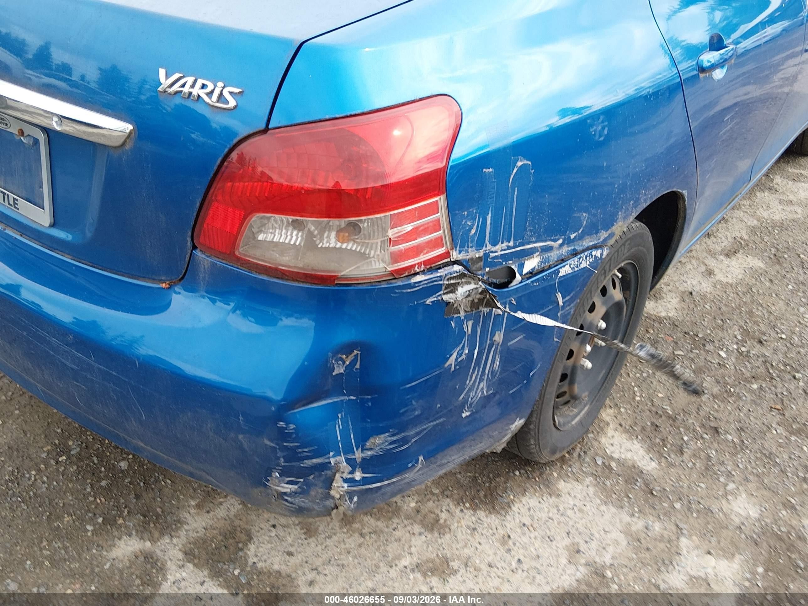 2010 Toyota Yaris   Blue vin: JTDBT4K31A1359495
