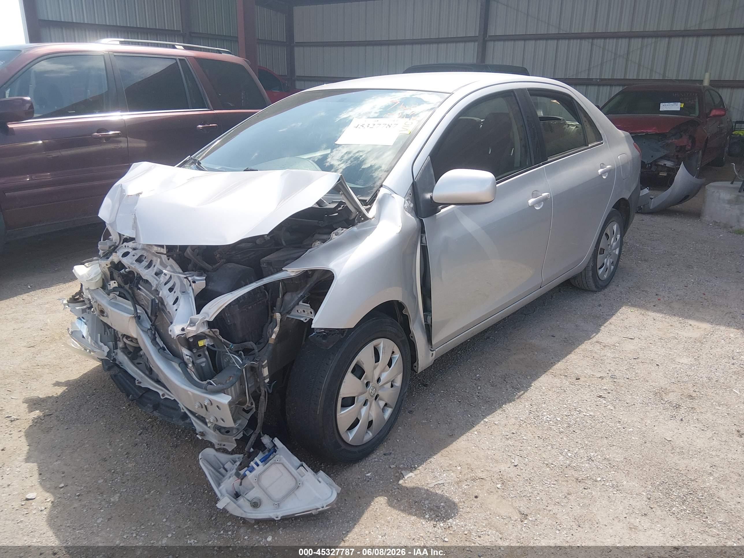 2010 Toyota Yaris Silver vin: JTDBT4K31A1362462