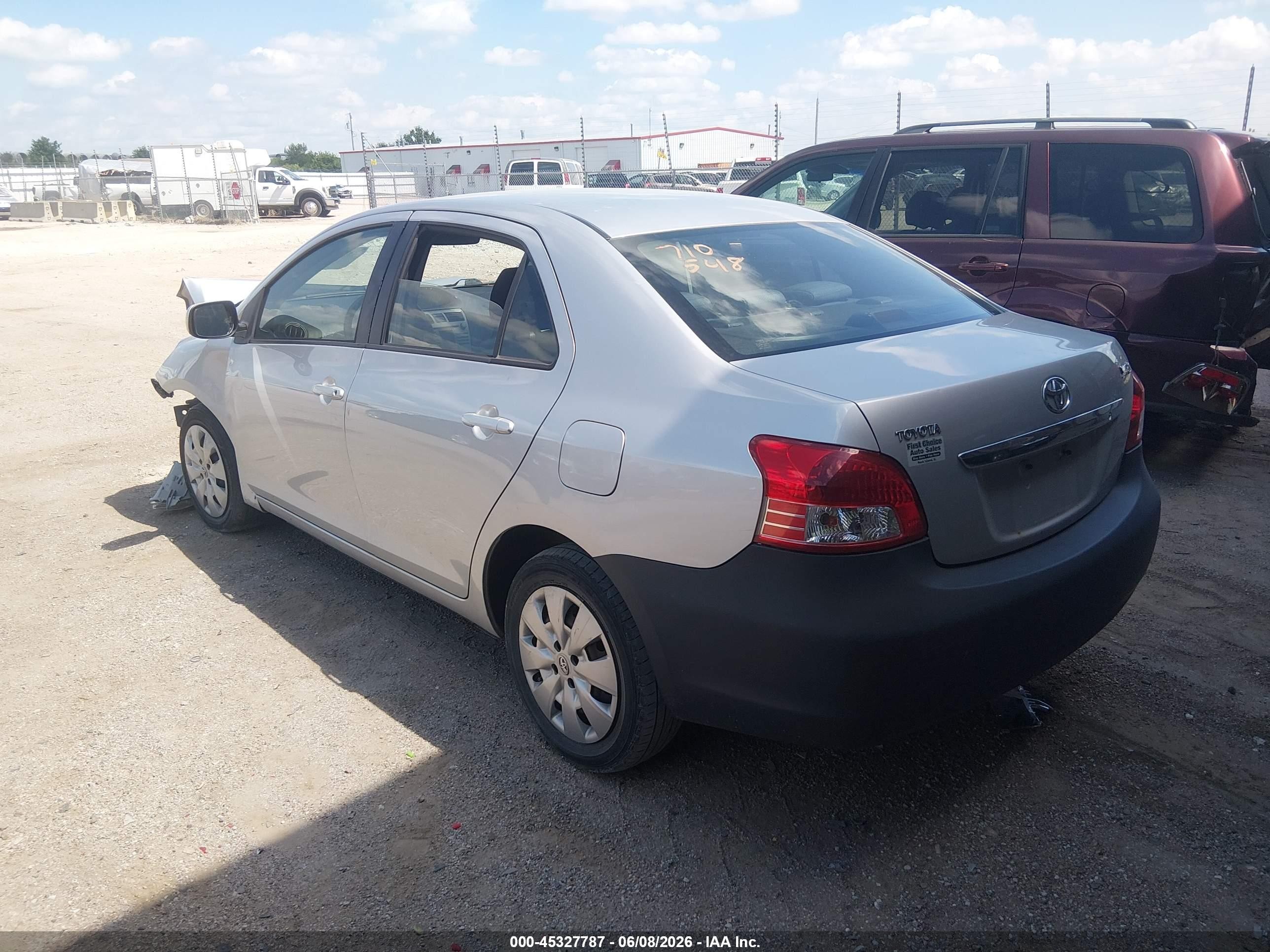 2010 Toyota Yaris Silver vin: JTDBT4K31A1362462