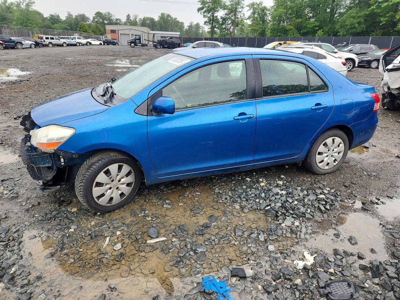 2010 Toyota Yaris Base Blue vin: JTDBT4K31A1372599