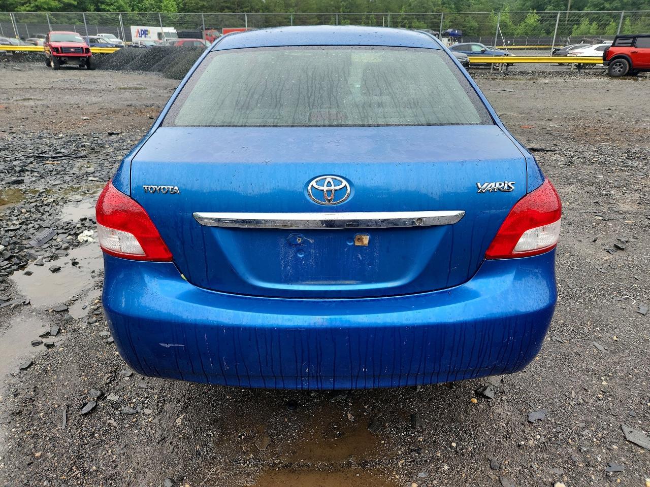 2010 Toyota Yaris Base Blue vin: JTDBT4K31A1372599