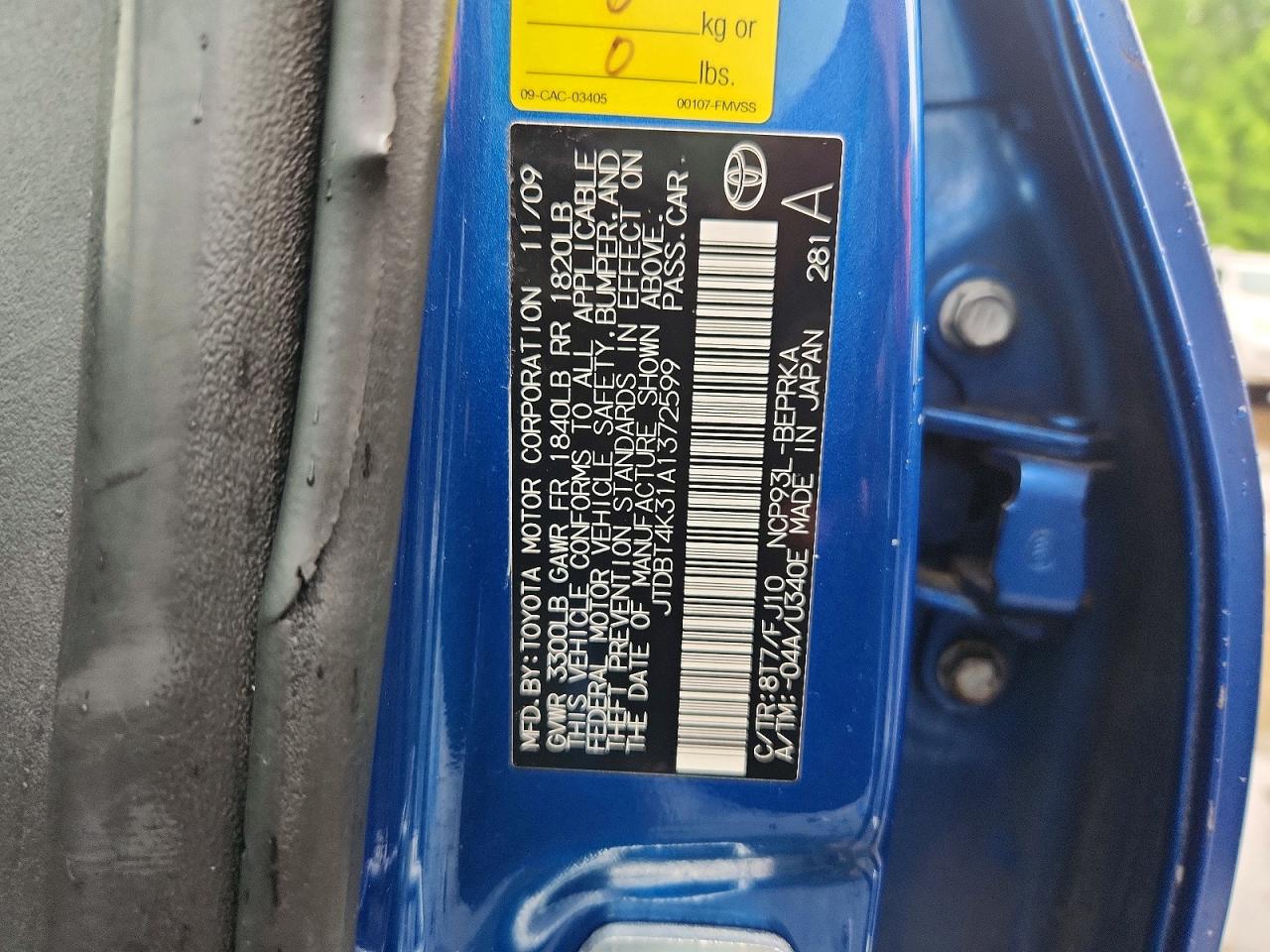 2010 Toyota Yaris Base Blue vin: JTDBT4K31A1372599