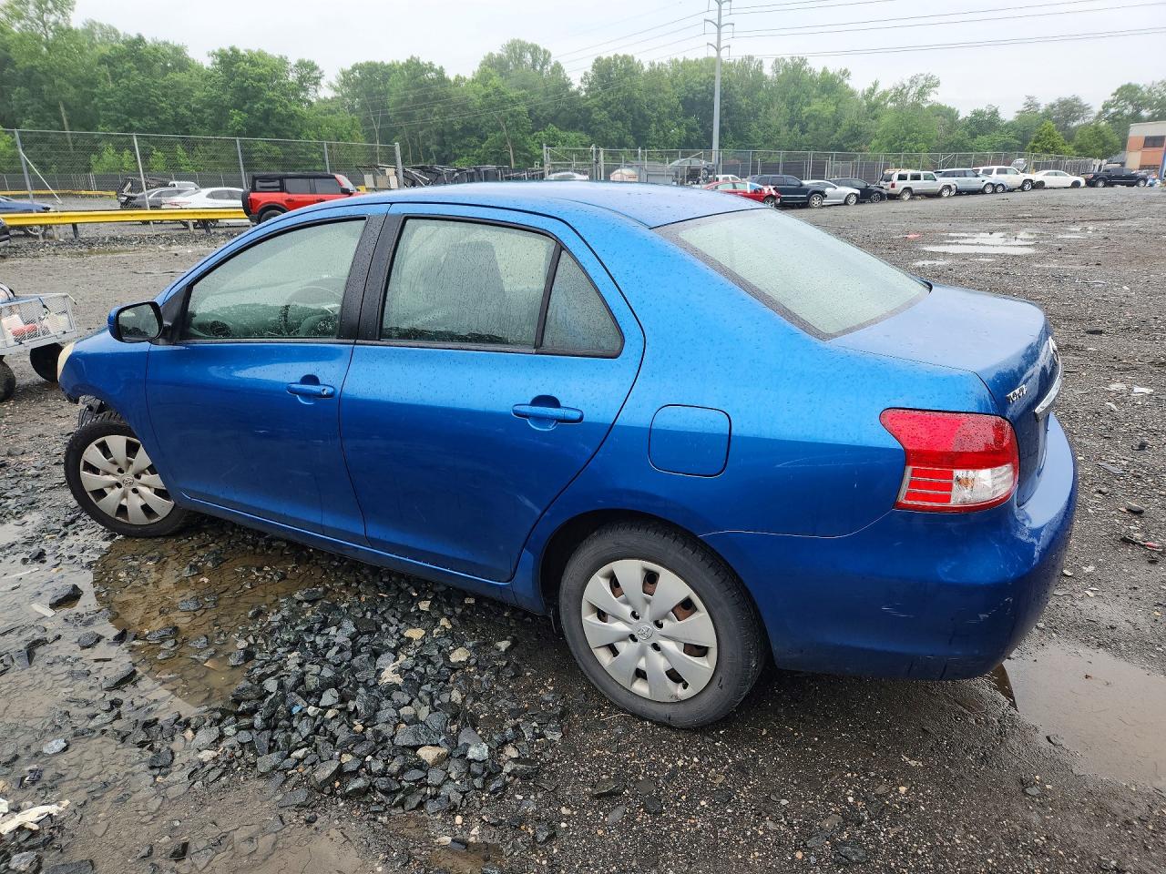2010 Toyota Yaris Base Blue vin: JTDBT4K31A1372599