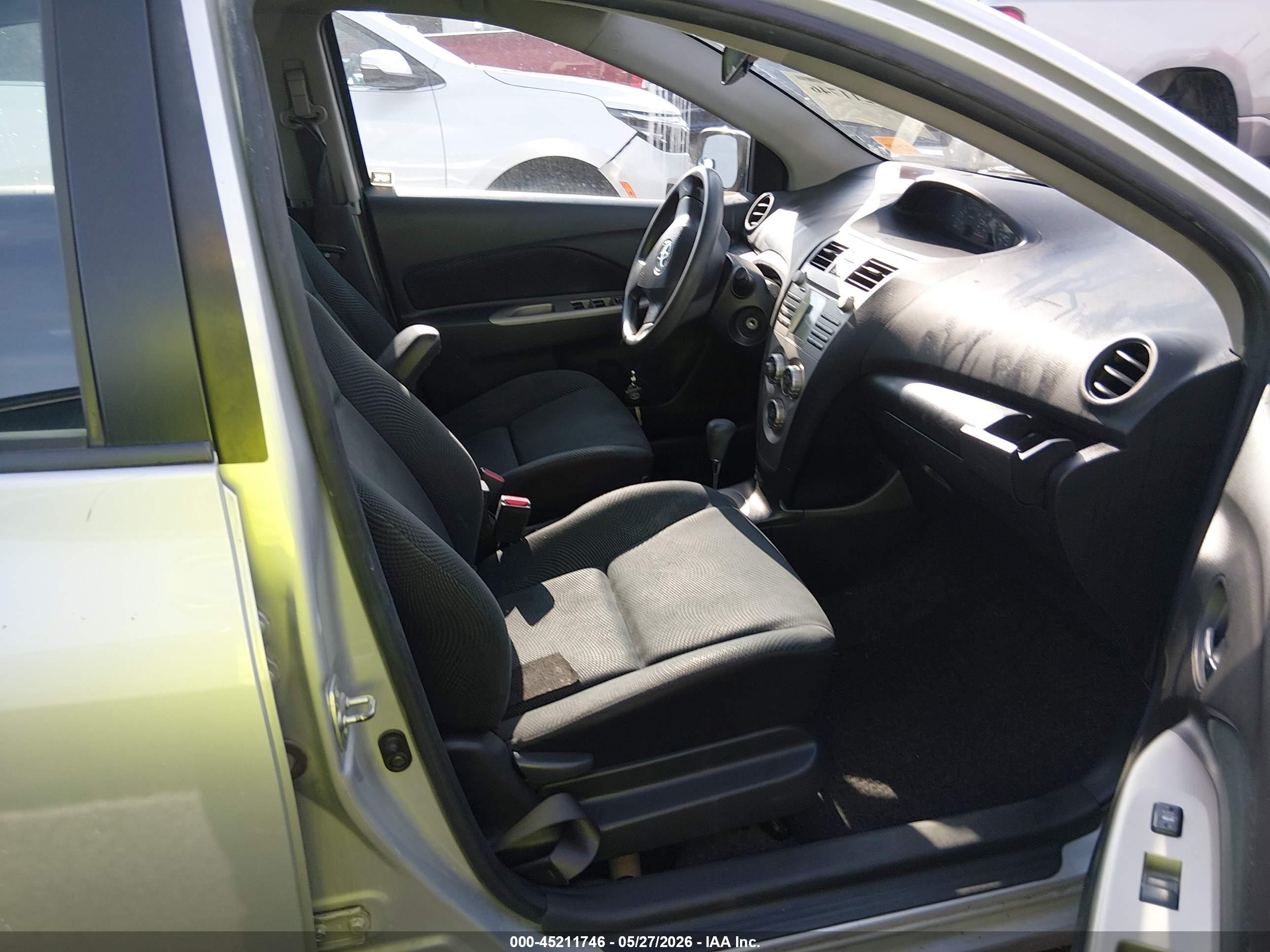 2010 Toyota Yaris   Silver vin: JTDBT4K31A4066422