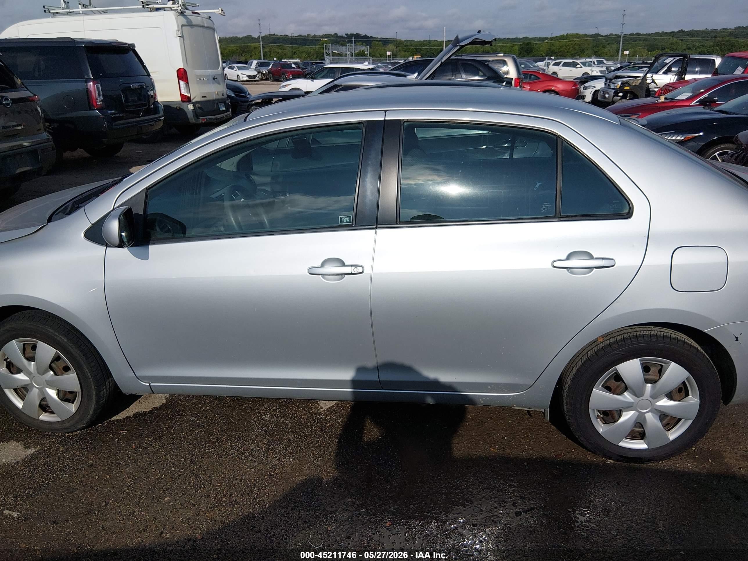 2010 Toyota Yaris   Silver vin: JTDBT4K31A4066422