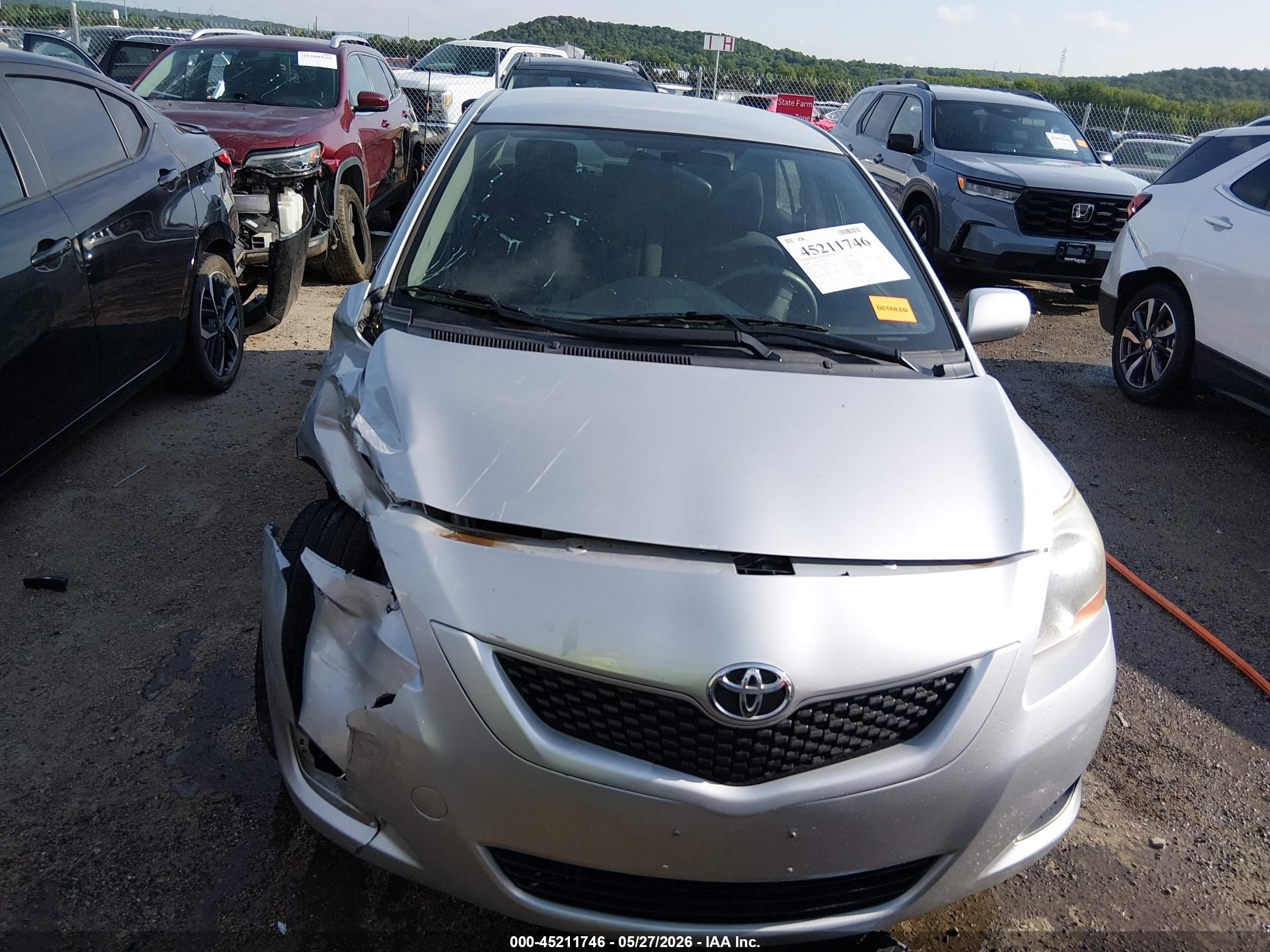 2010 Toyota Yaris   Silver vin: JTDBT4K31A4066422