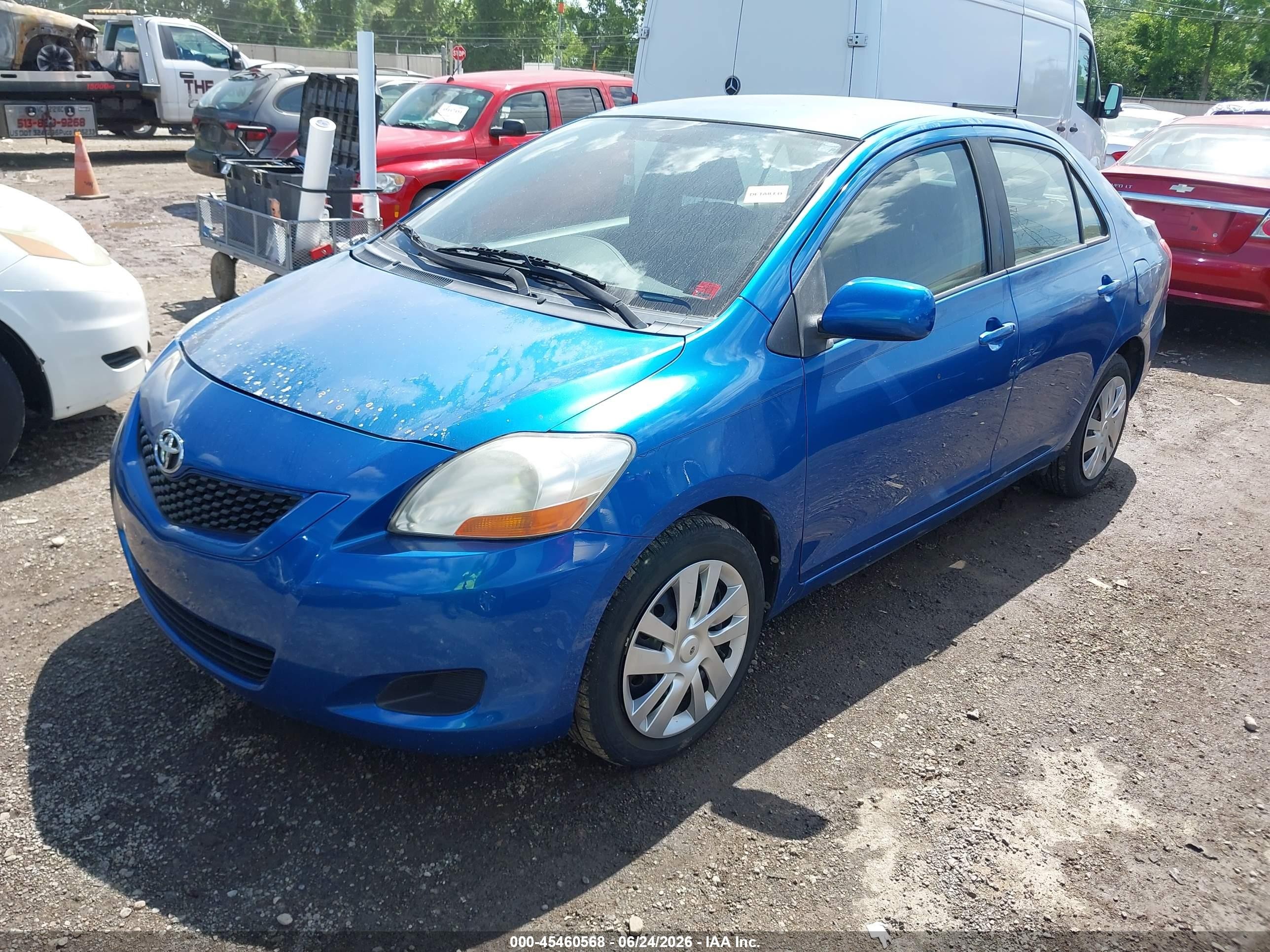 2010 Toyota Yaris   Синий vin: JTDBT4K31A4069983