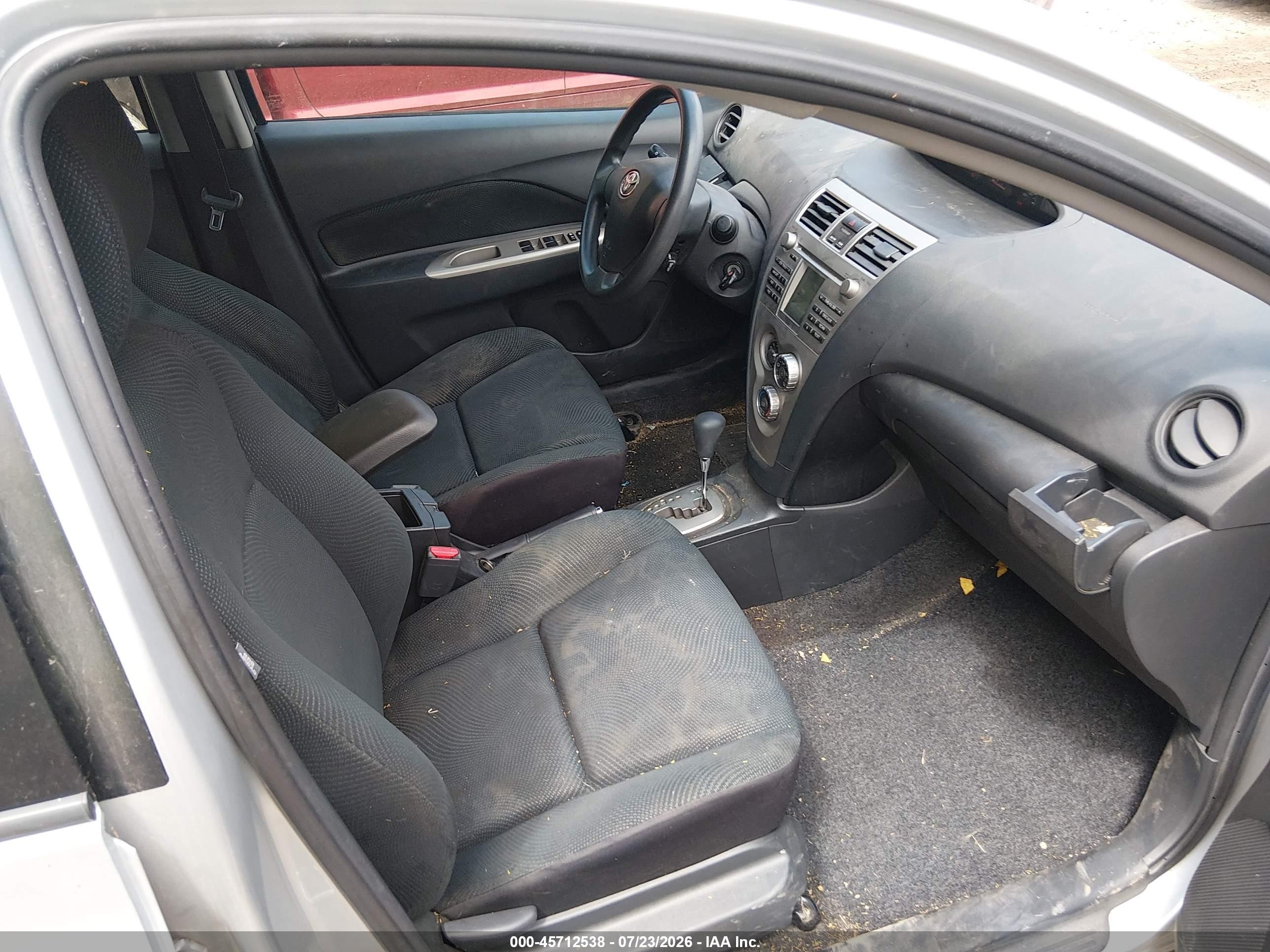 2010 Toyota Yaris   Silver vin: JTDBT4K31A4071345