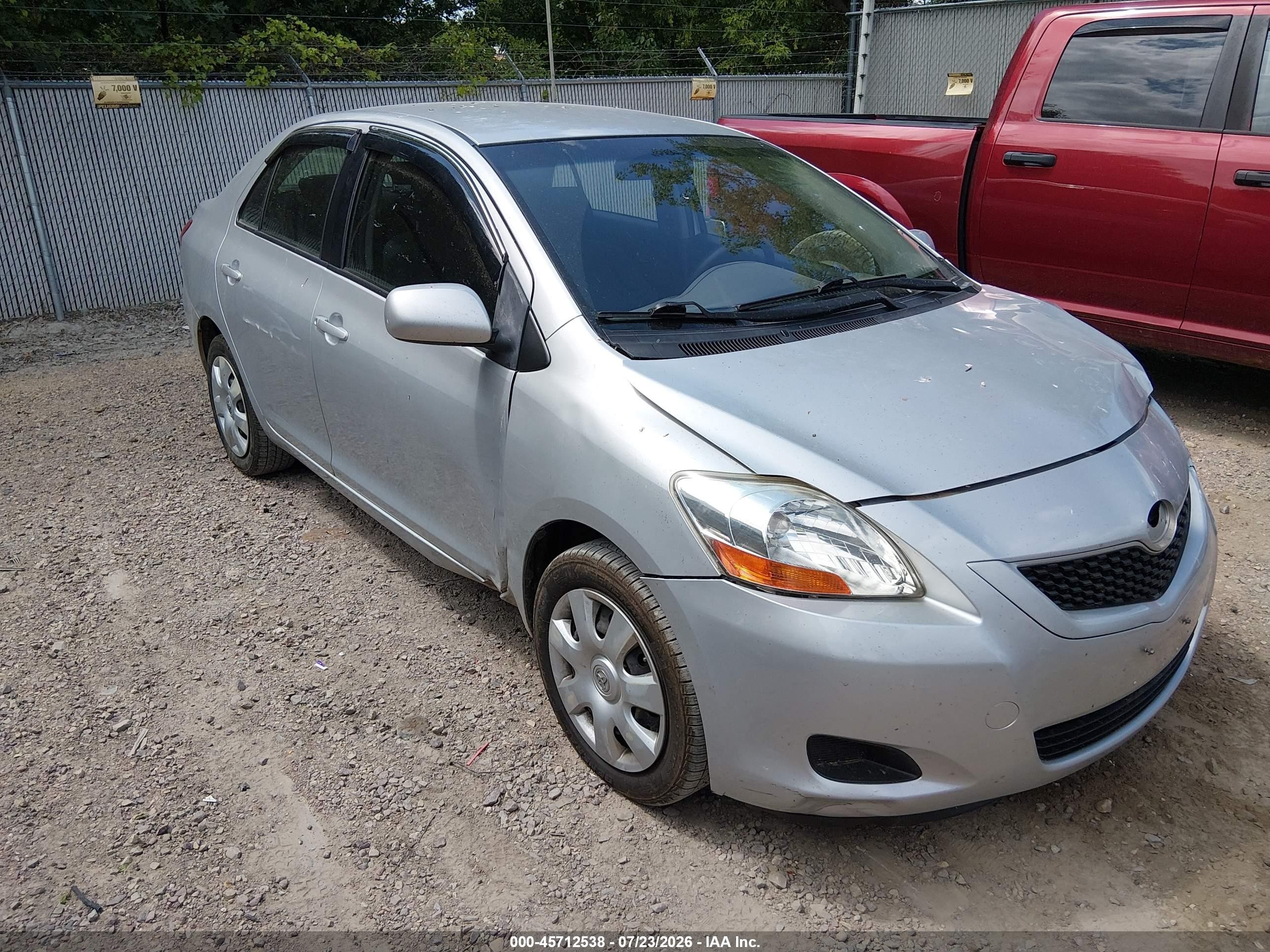 2010 Toyota Yaris   Silver vin: JTDBT4K31A4071345