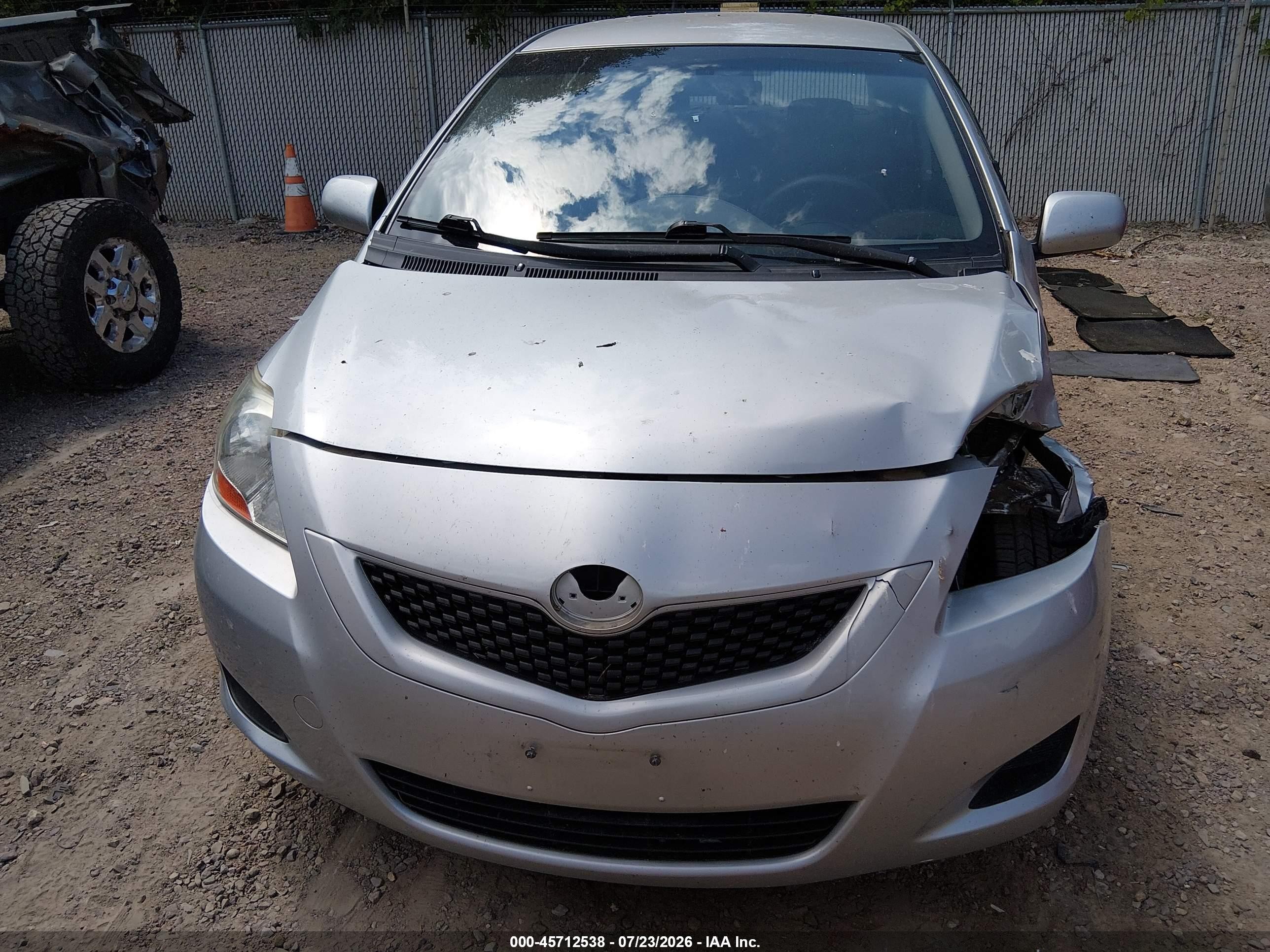 2010 Toyota Yaris   Silver vin: JTDBT4K31A4071345