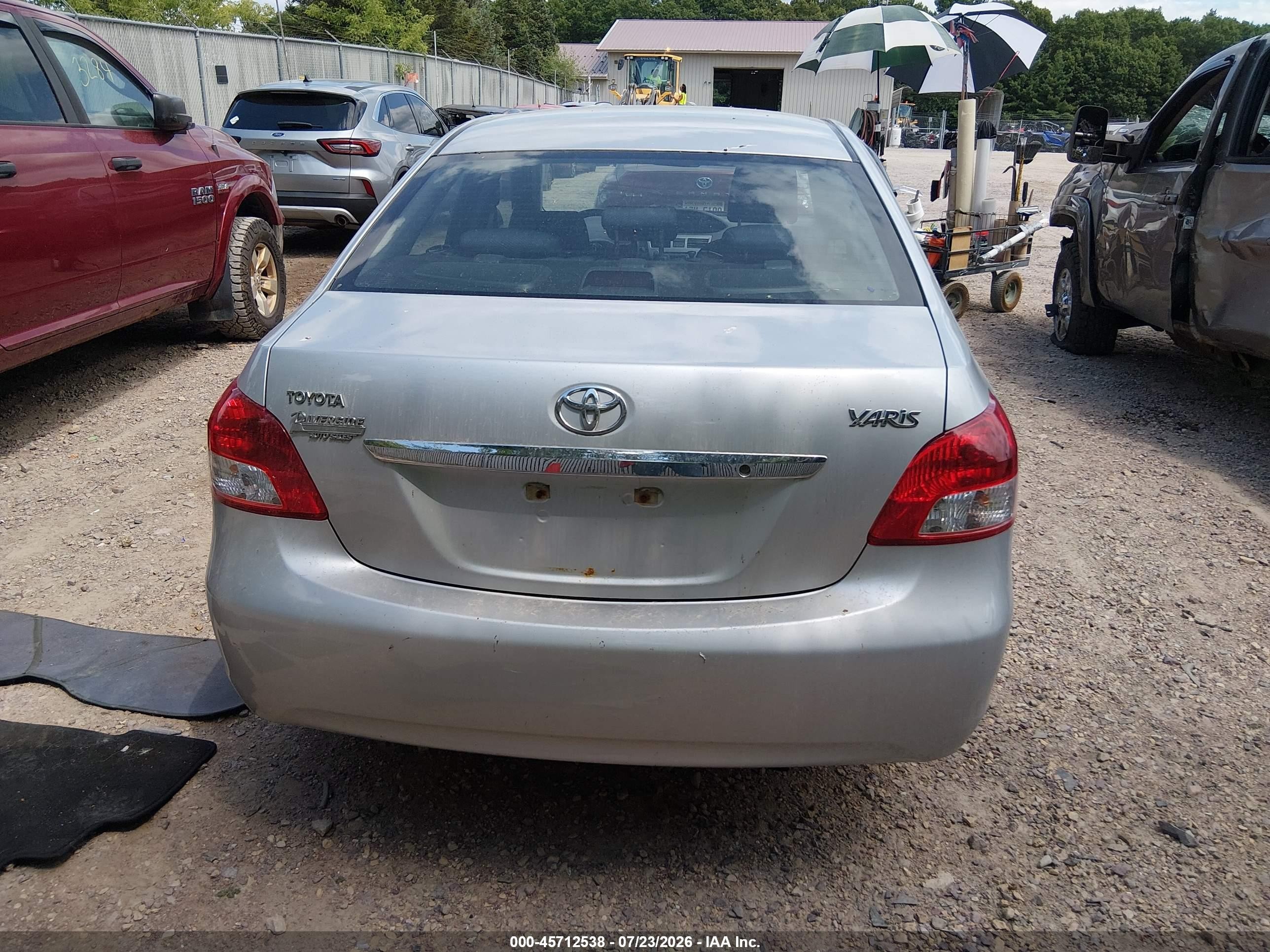 2010 Toyota Yaris   Silver vin: JTDBT4K31A4071345