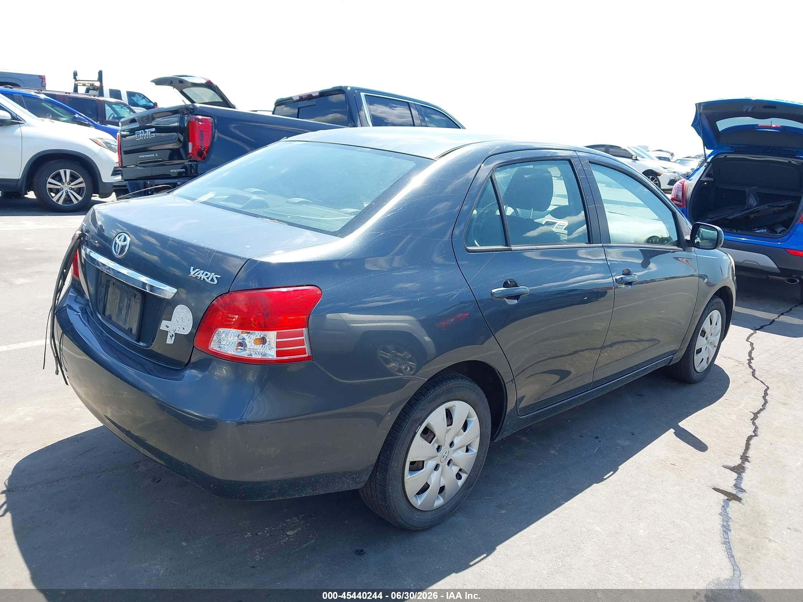2010 Toyota Yaris   Gray vin: JTDBT4K31A4079185
