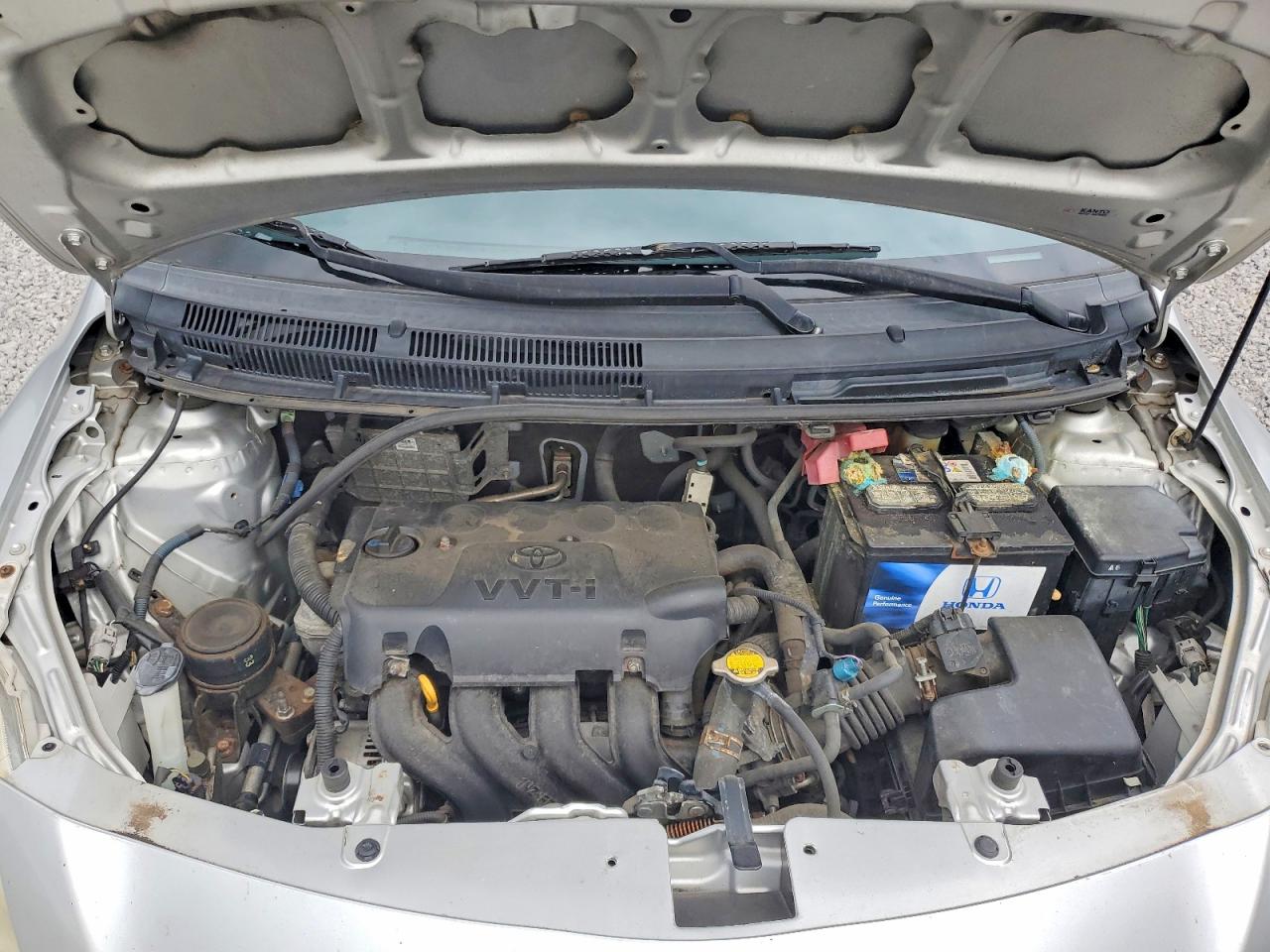 2012 Toyota Yaris Fleet Silver vin: JTDBT4K31C1414420