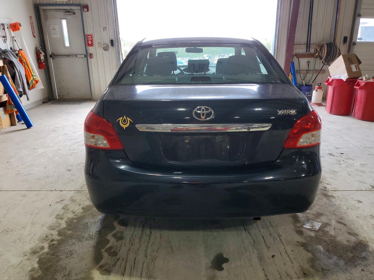 2012 Toyota Yaris Fleet Black vin: JTDBT4K31C1414482