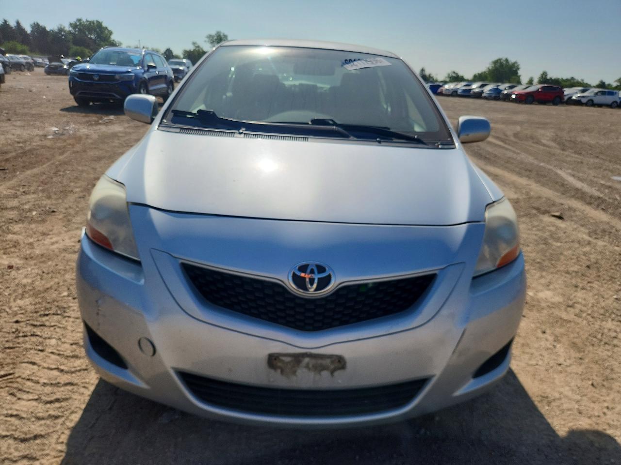 2010 Toyota Yaris Base Silver vin: JTDBT4K32A1357819