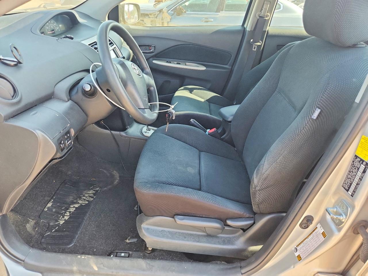 2010 Toyota Yaris Base Silver vin: JTDBT4K32A1357819