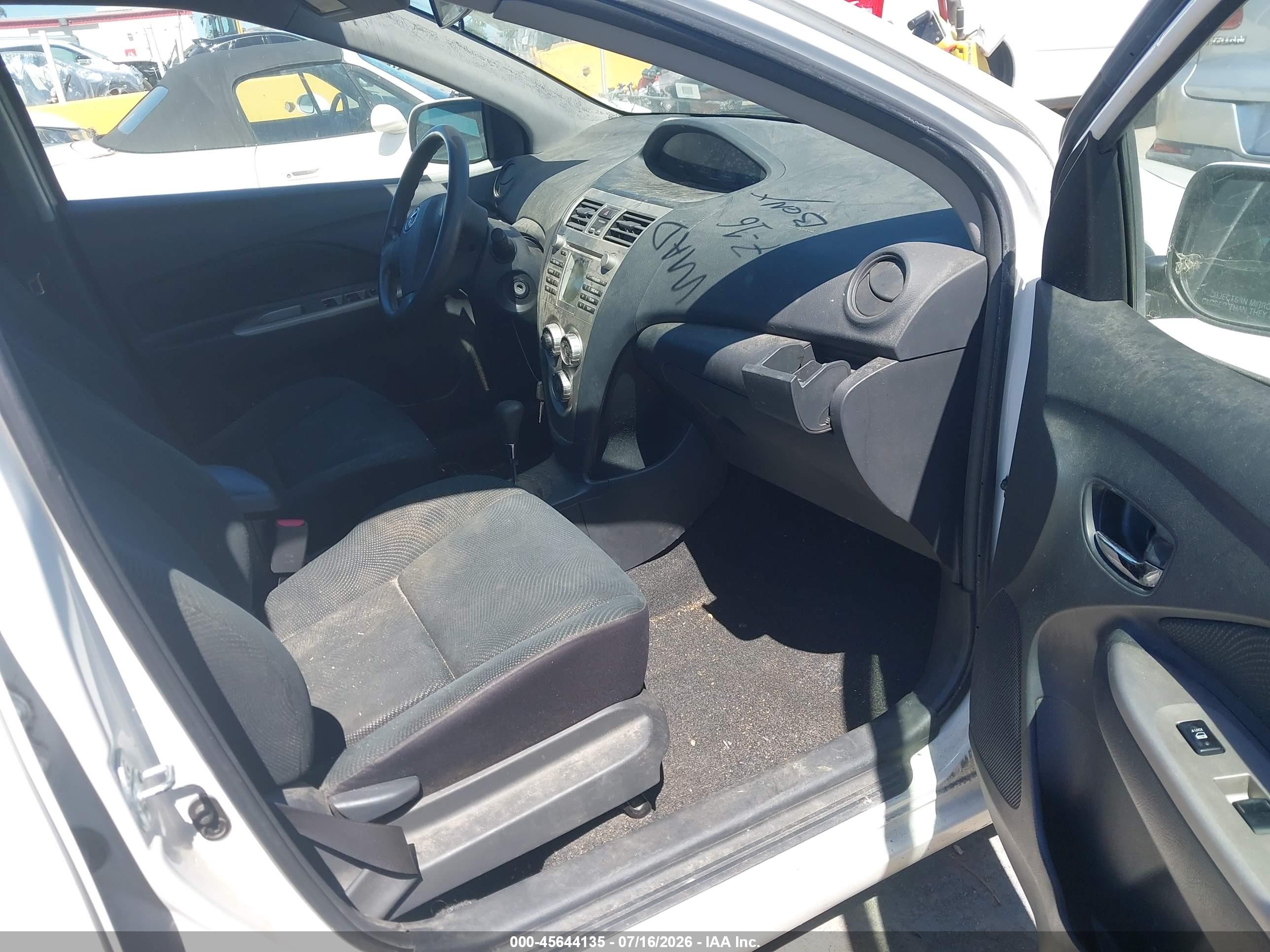 2010 Toyota Yaris   White vin: JTDBT4K32A1383434