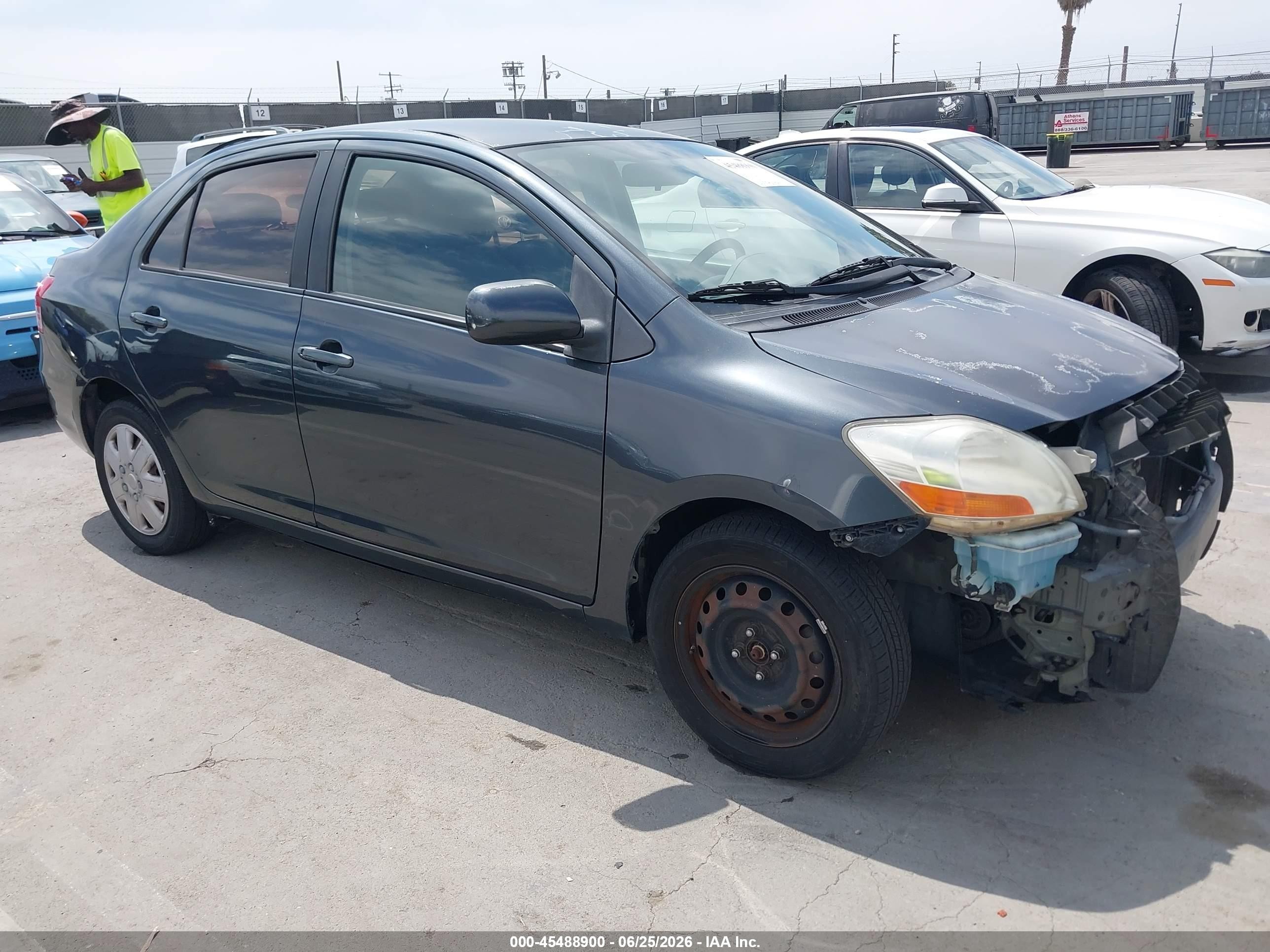 2010 Toyota Yaris   Gray vin: JTDBT4K32A1391968