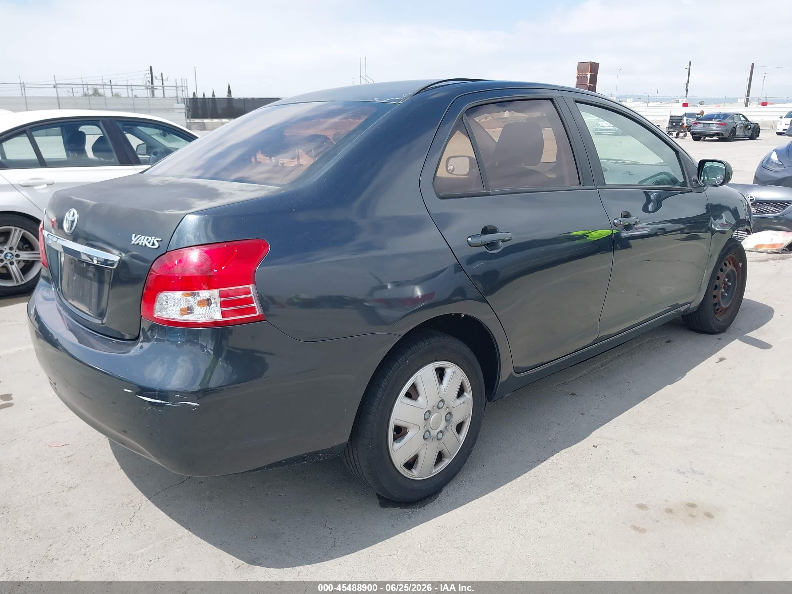 2010 Toyota Yaris   Gray vin: JTDBT4K32A1391968