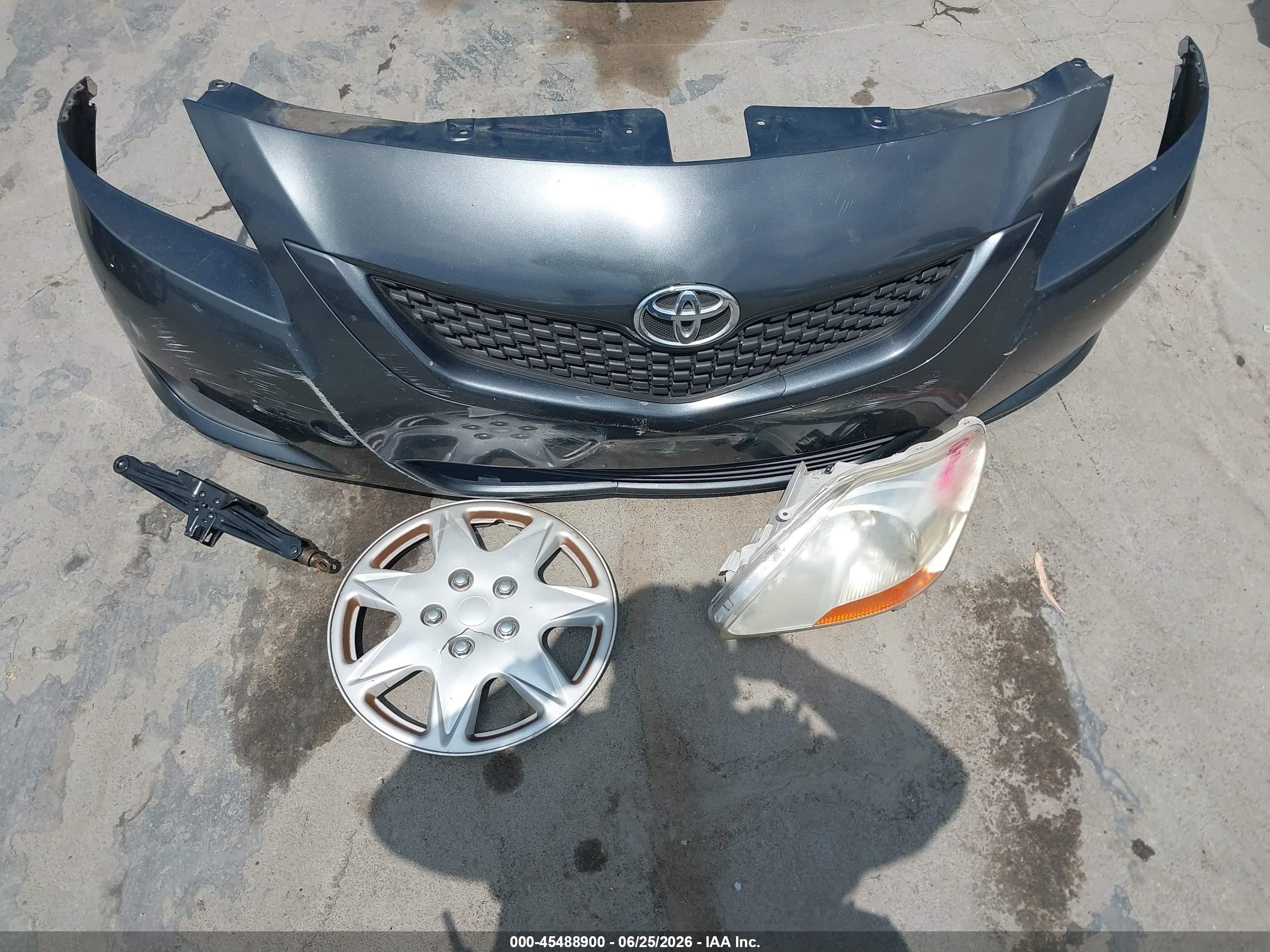 2010 Toyota Yaris   Gray vin: JTDBT4K32A1391968