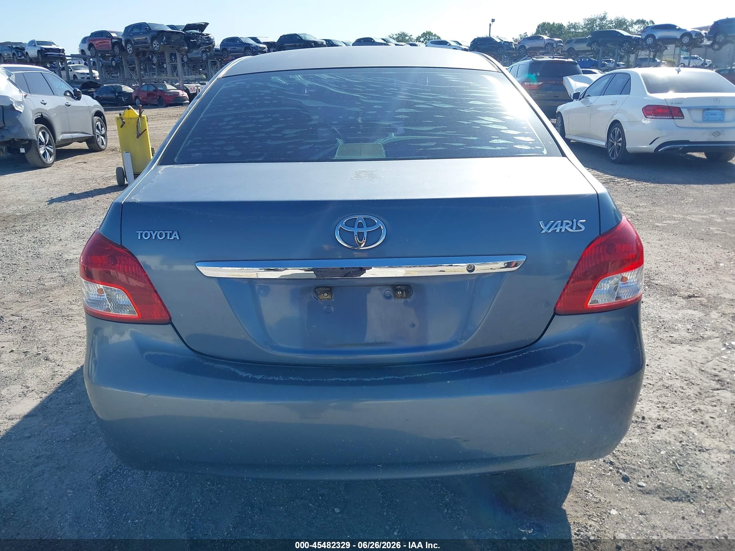 2010 Toyota Yaris   Light Blue vin: JTDBT4K32A1392599