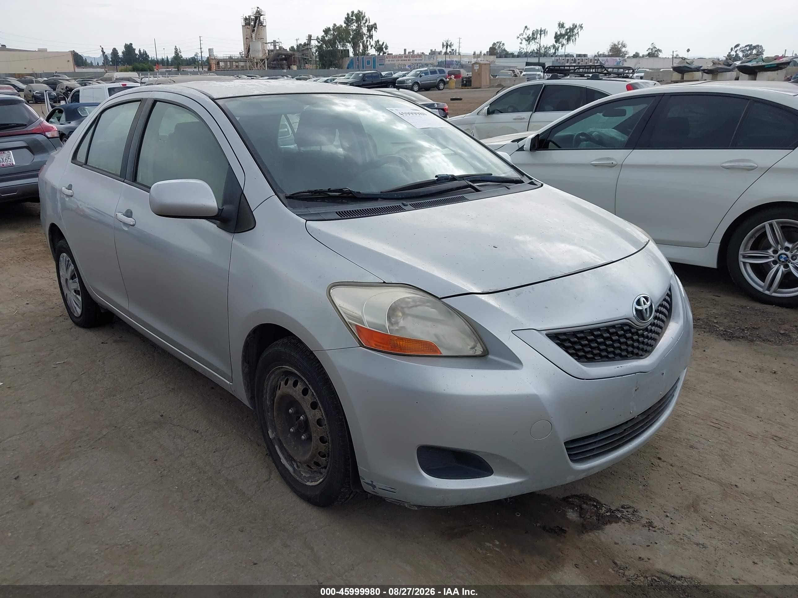 2010 Toyota Yaris   Серебряный vin: JTDBT4K32A4068597