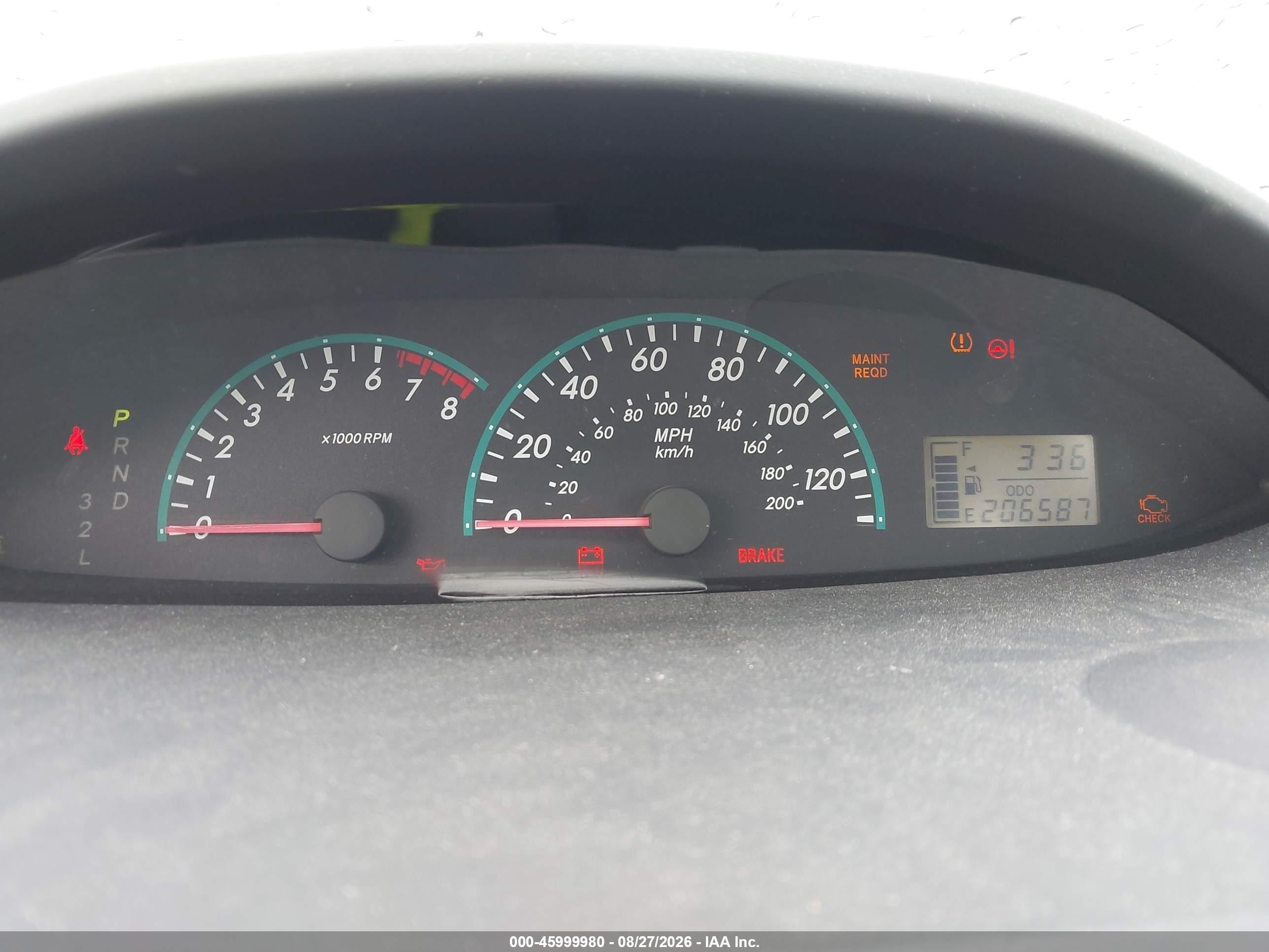 2010 Toyota Yaris   Серебряный vin: JTDBT4K32A4068597